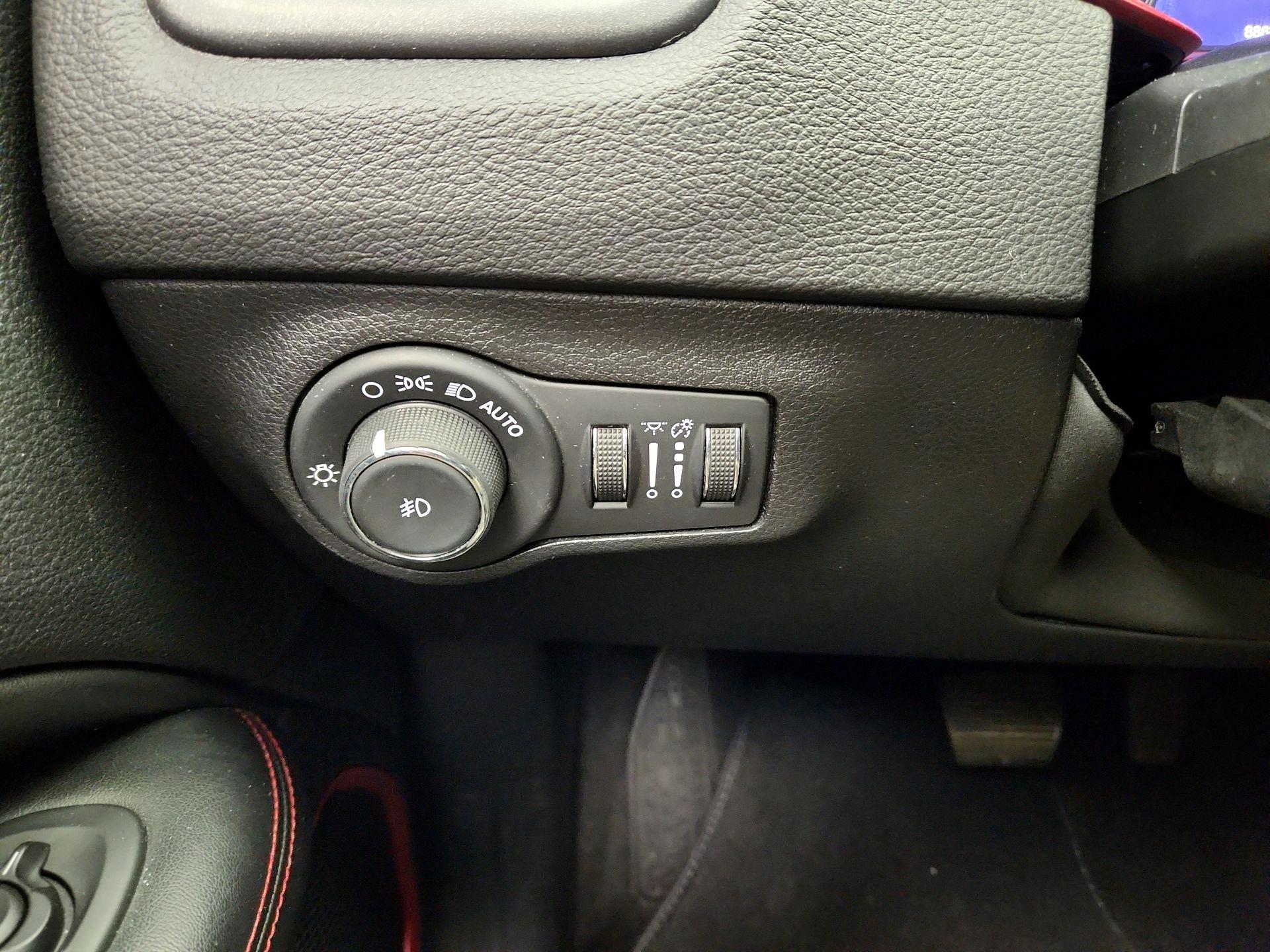 Thumbnail: 2019 Jeep Compass - 13