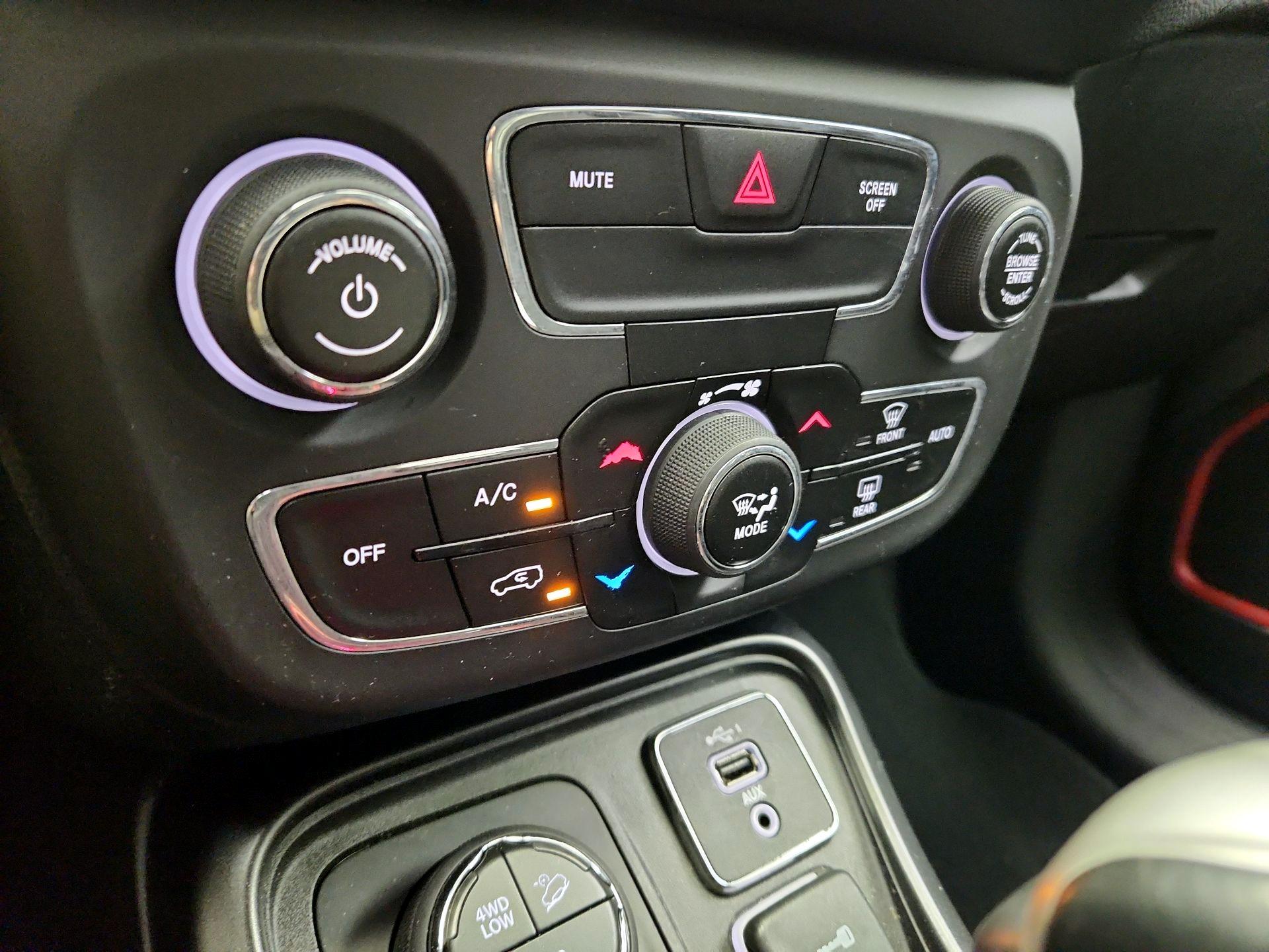 Thumbnail: 2019 Jeep Compass - 16