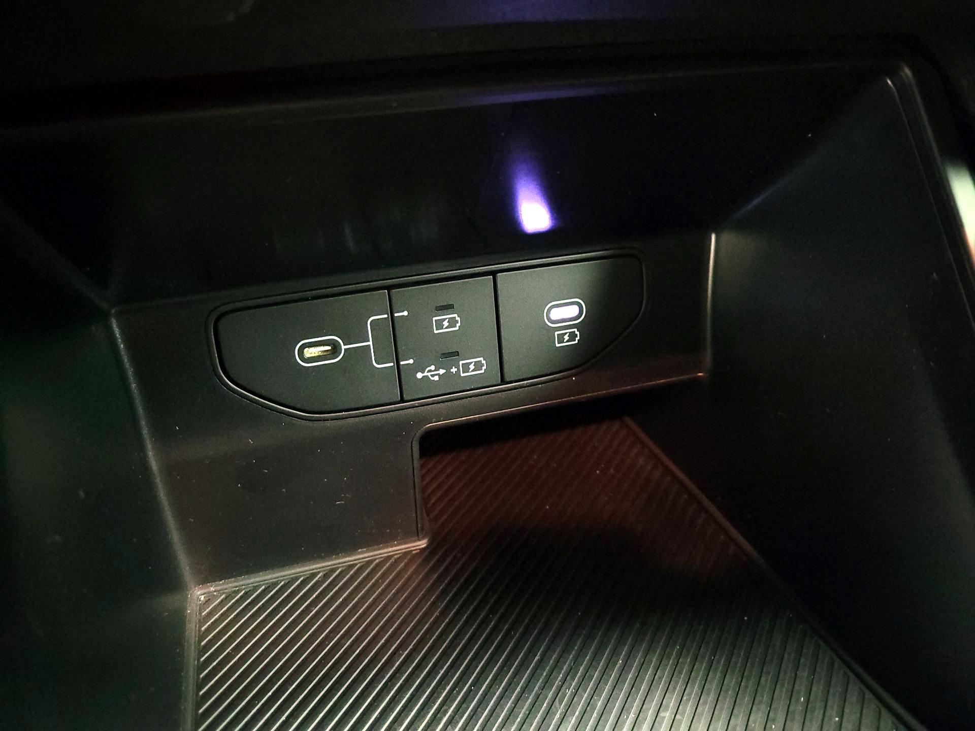 Thumbnail: 2024 Kia Sorento - 18