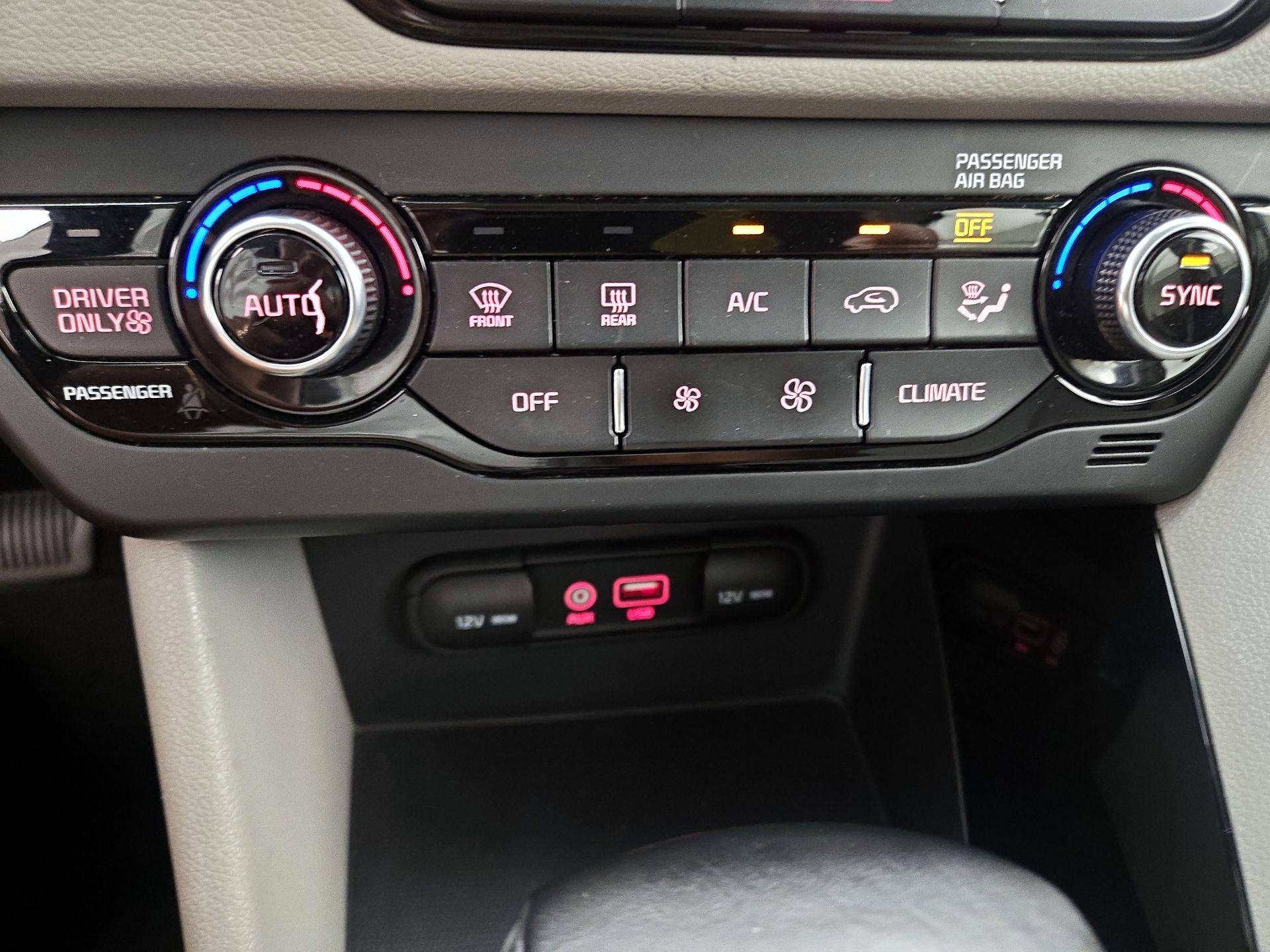 Thumbnail: 2019 Kia Niro - 16