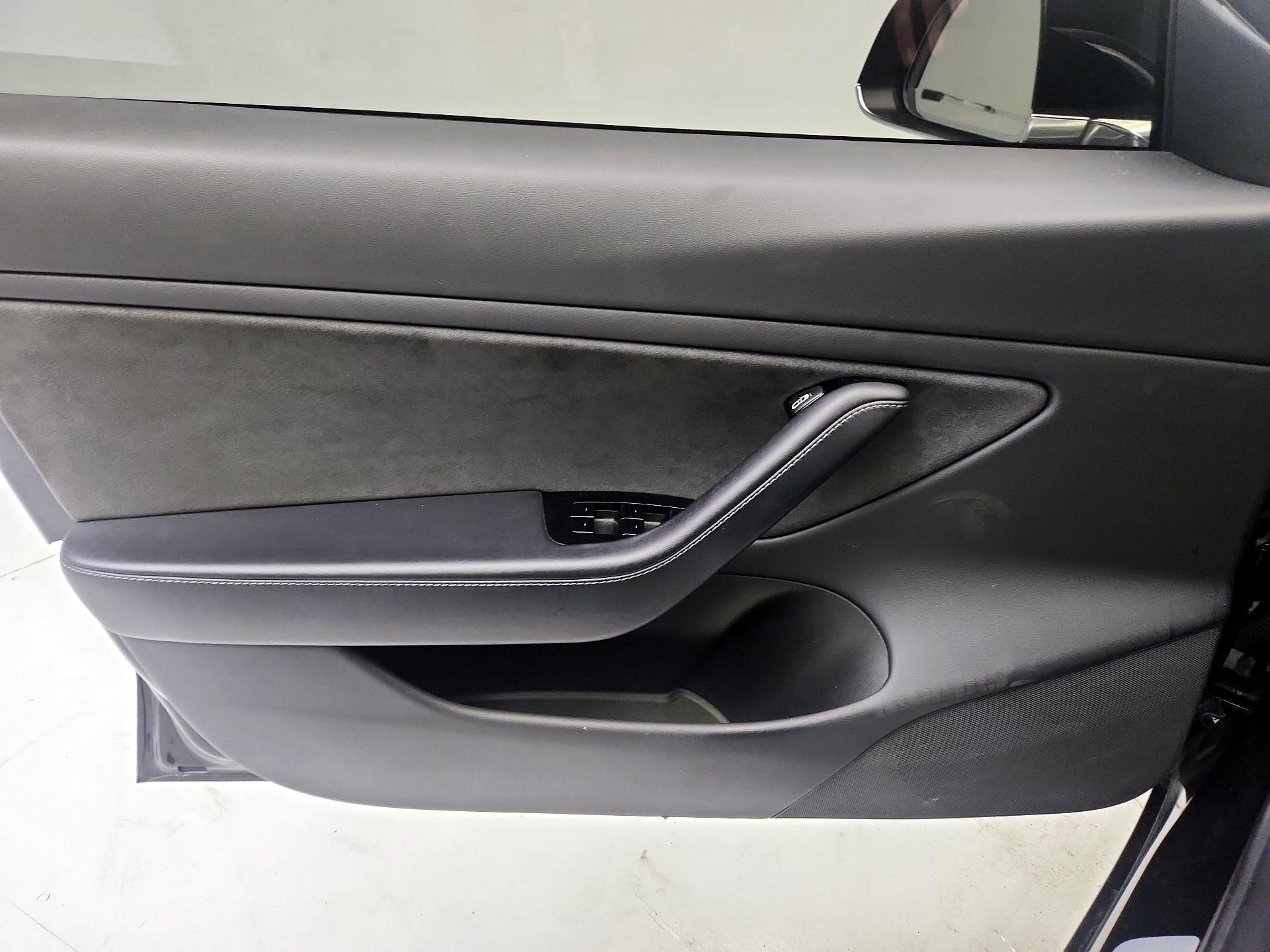 Thumbnail: 2019 Tesla Model 3 - 10