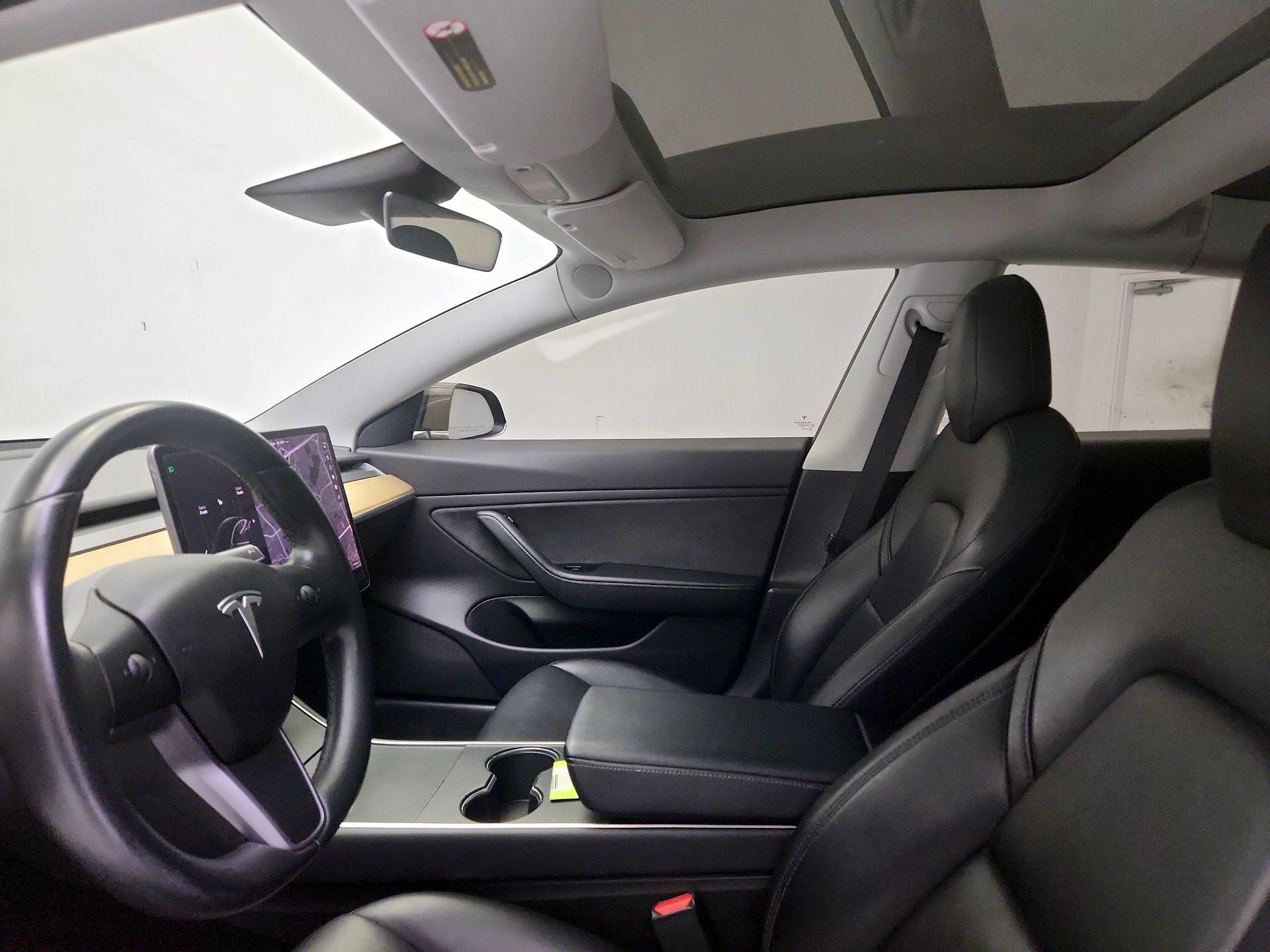 Thumbnail: 2019 Tesla Model 3 - 16