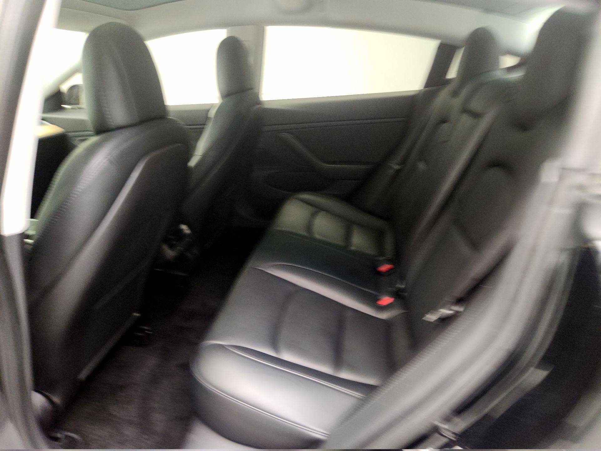 Thumbnail: 2019 Tesla Model 3 - 17