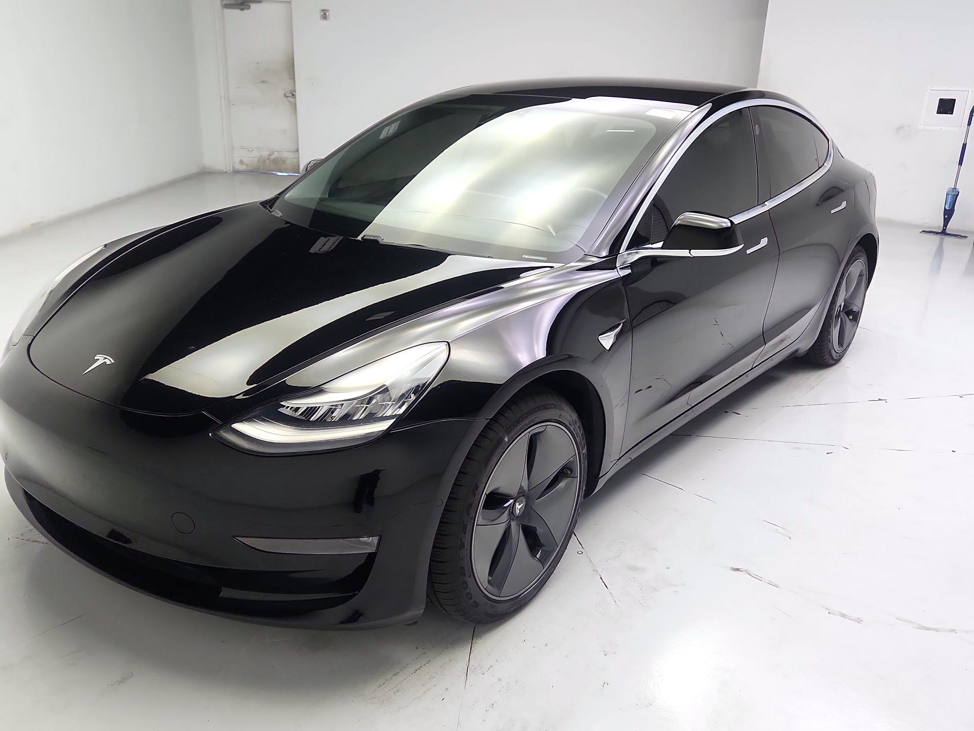 Thumbnail: 2019 Tesla Model 3 - 3