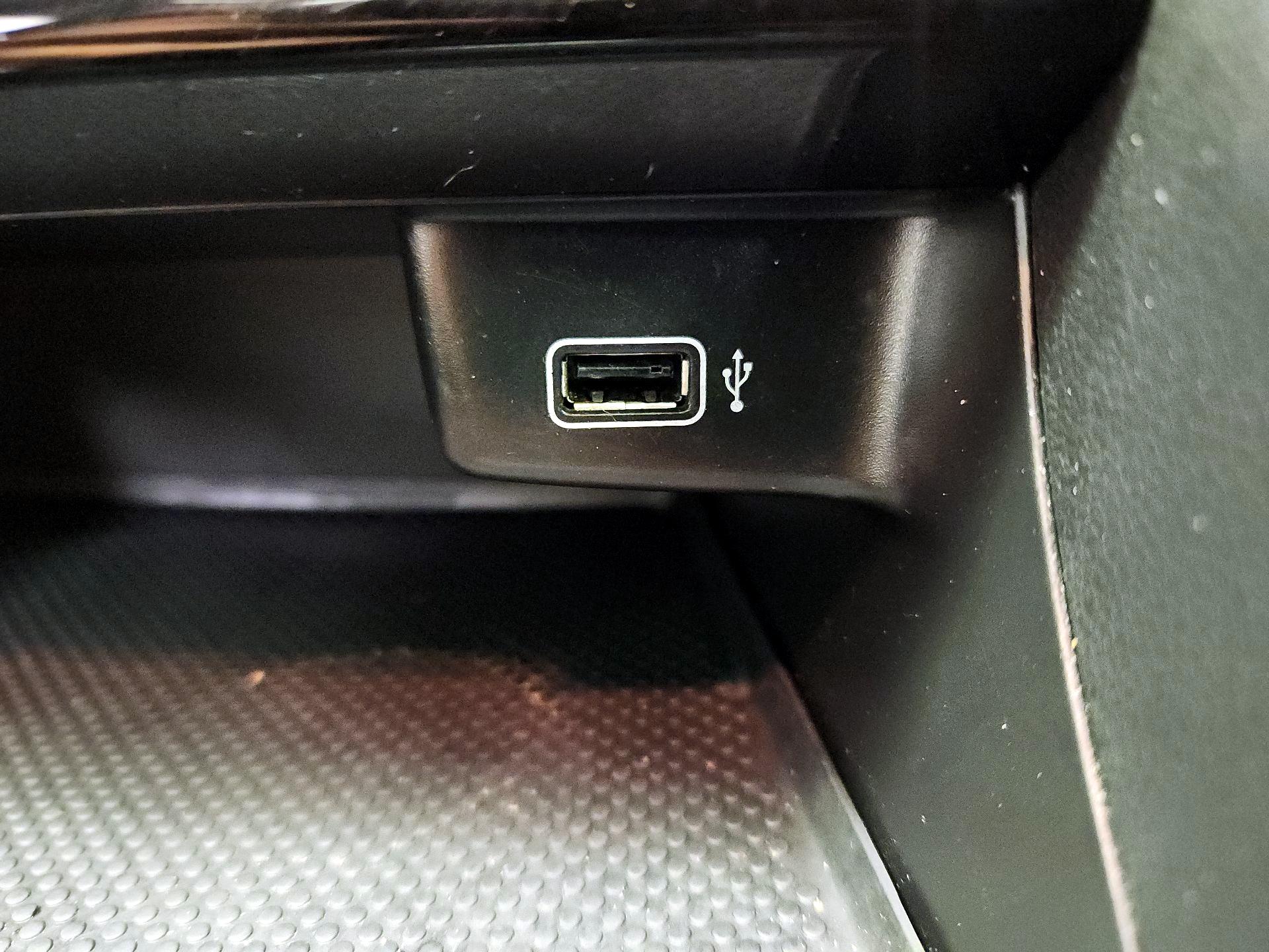 Thumbnail: 2019 Volkswagen Jetta - 18