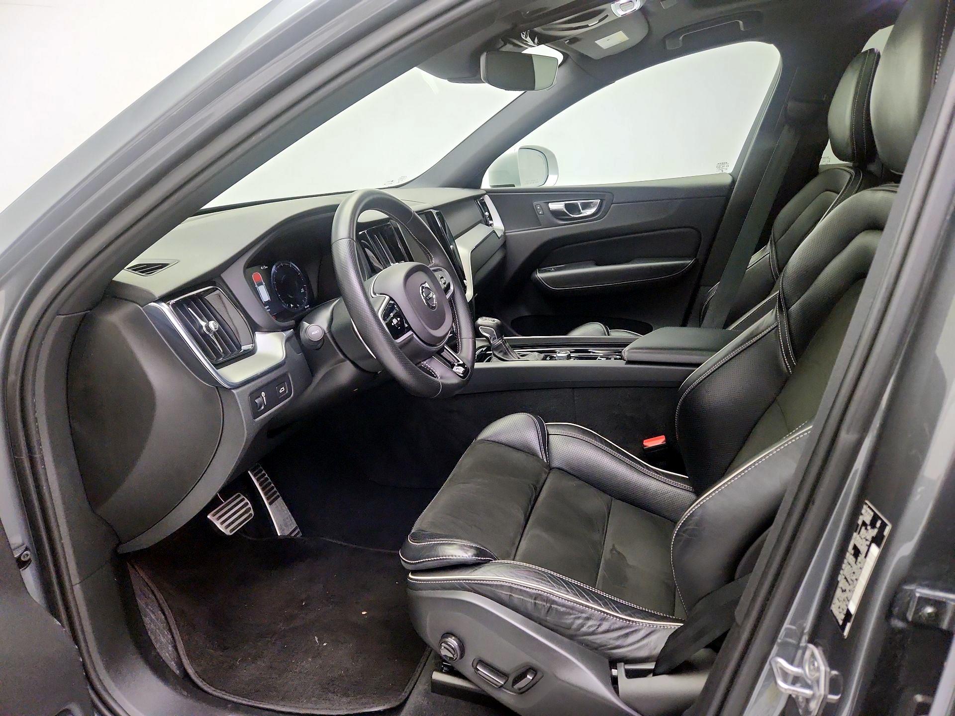 Thumbnail: 2018 Volvo XC60 - 11