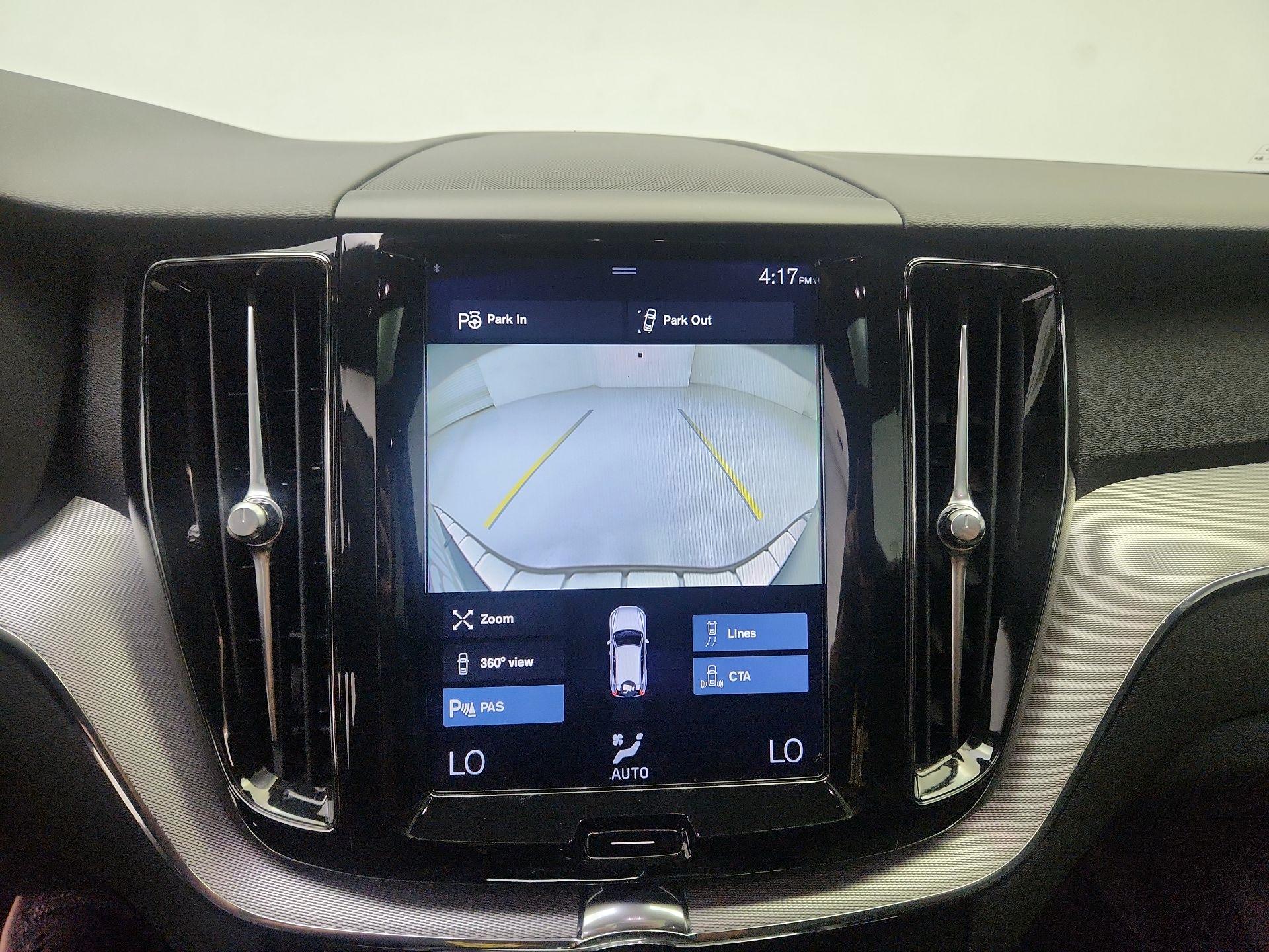 Thumbnail: 2018 Volvo XC60 - 15