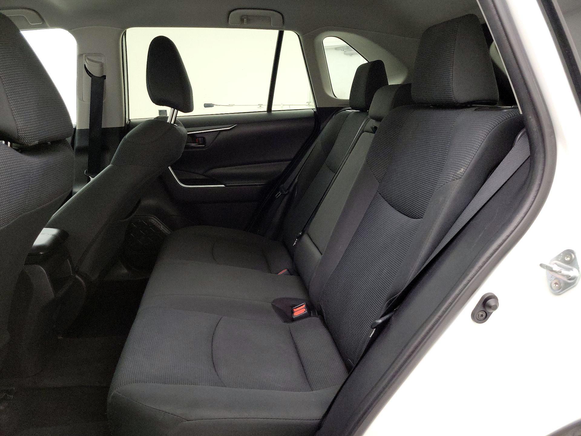 Thumbnail: 2019 Toyota RAV4 - 19