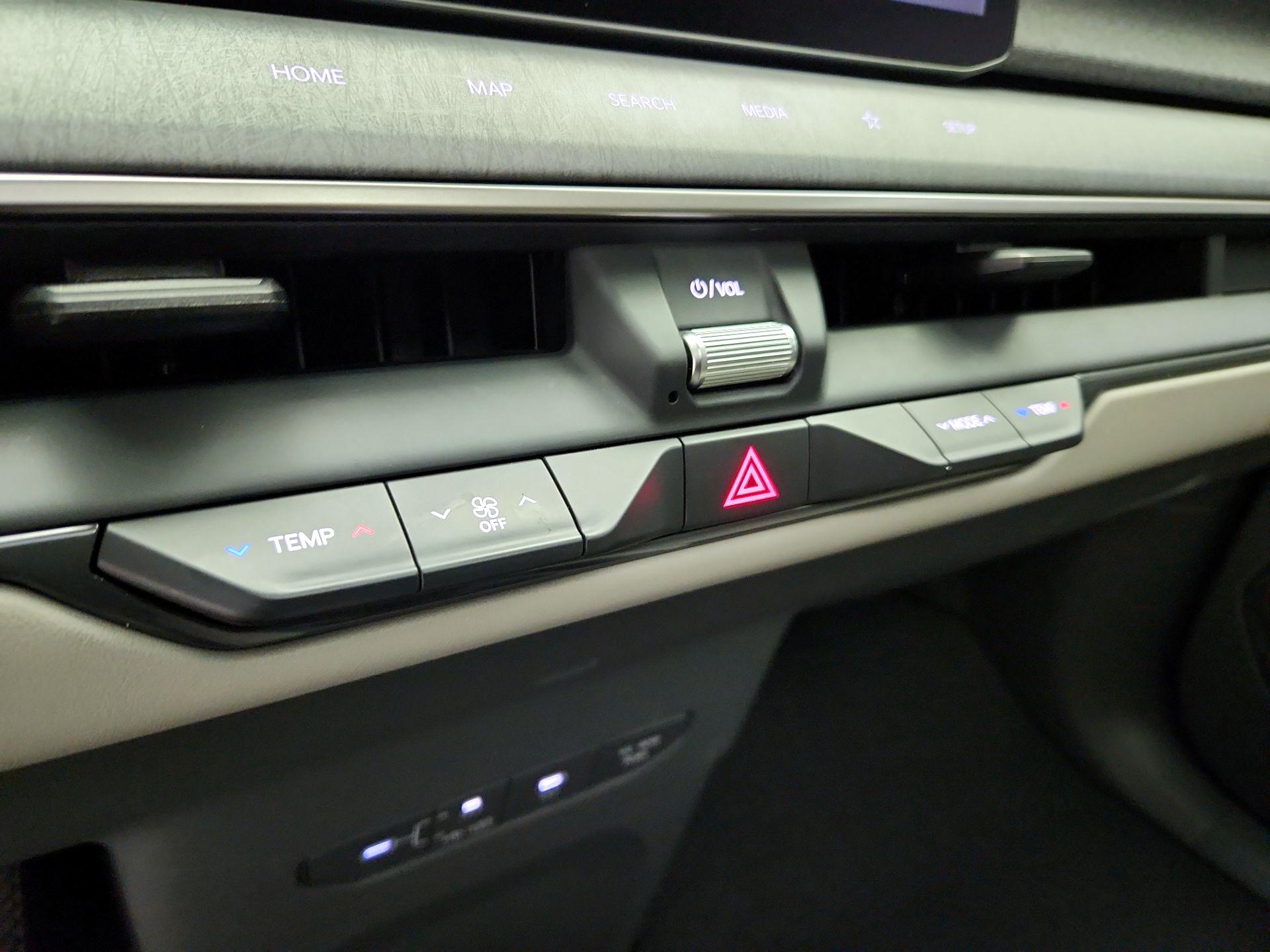 Thumbnail: 2024 Kia EV9 - 17