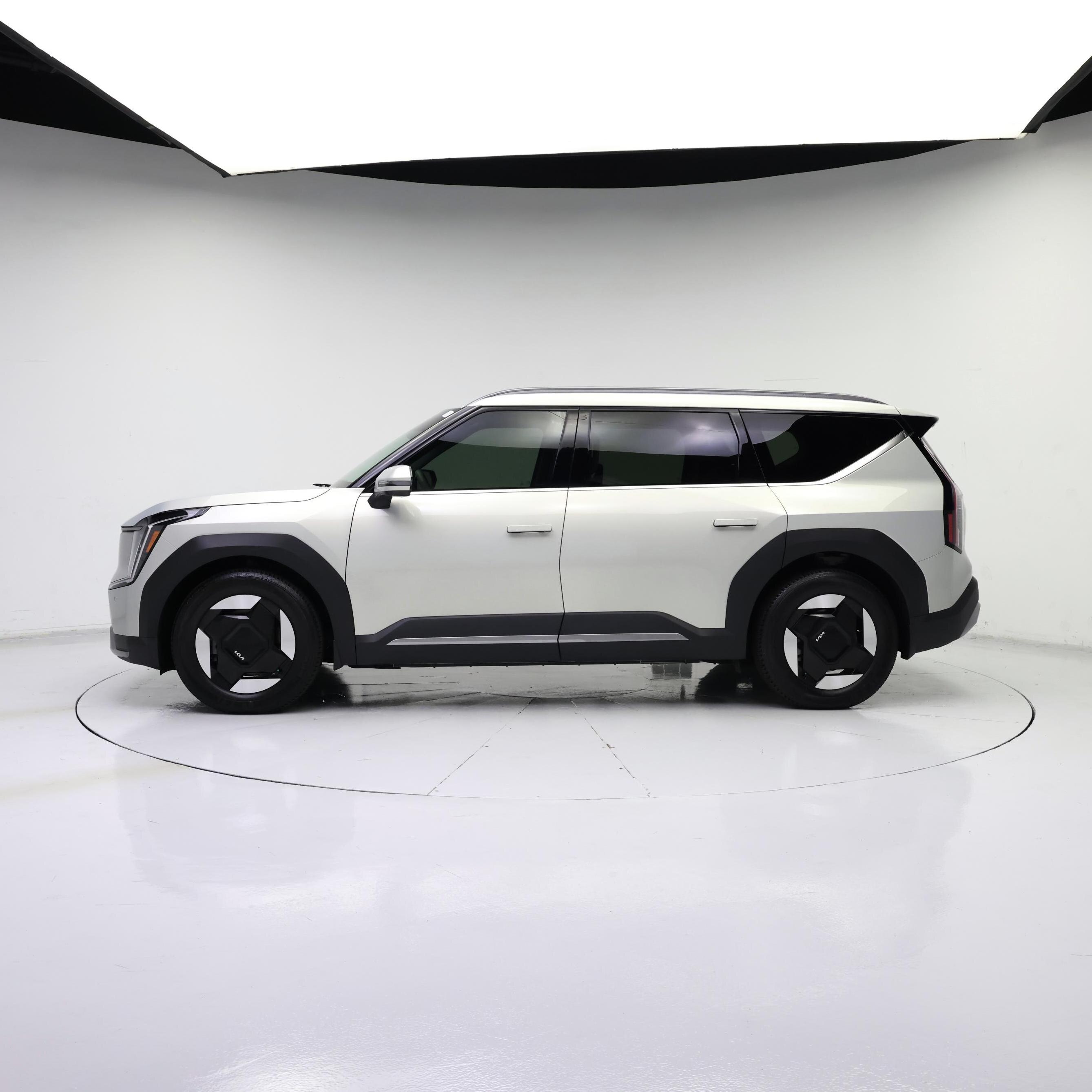 Thumbnail: 2024 Kia EV9 - 3