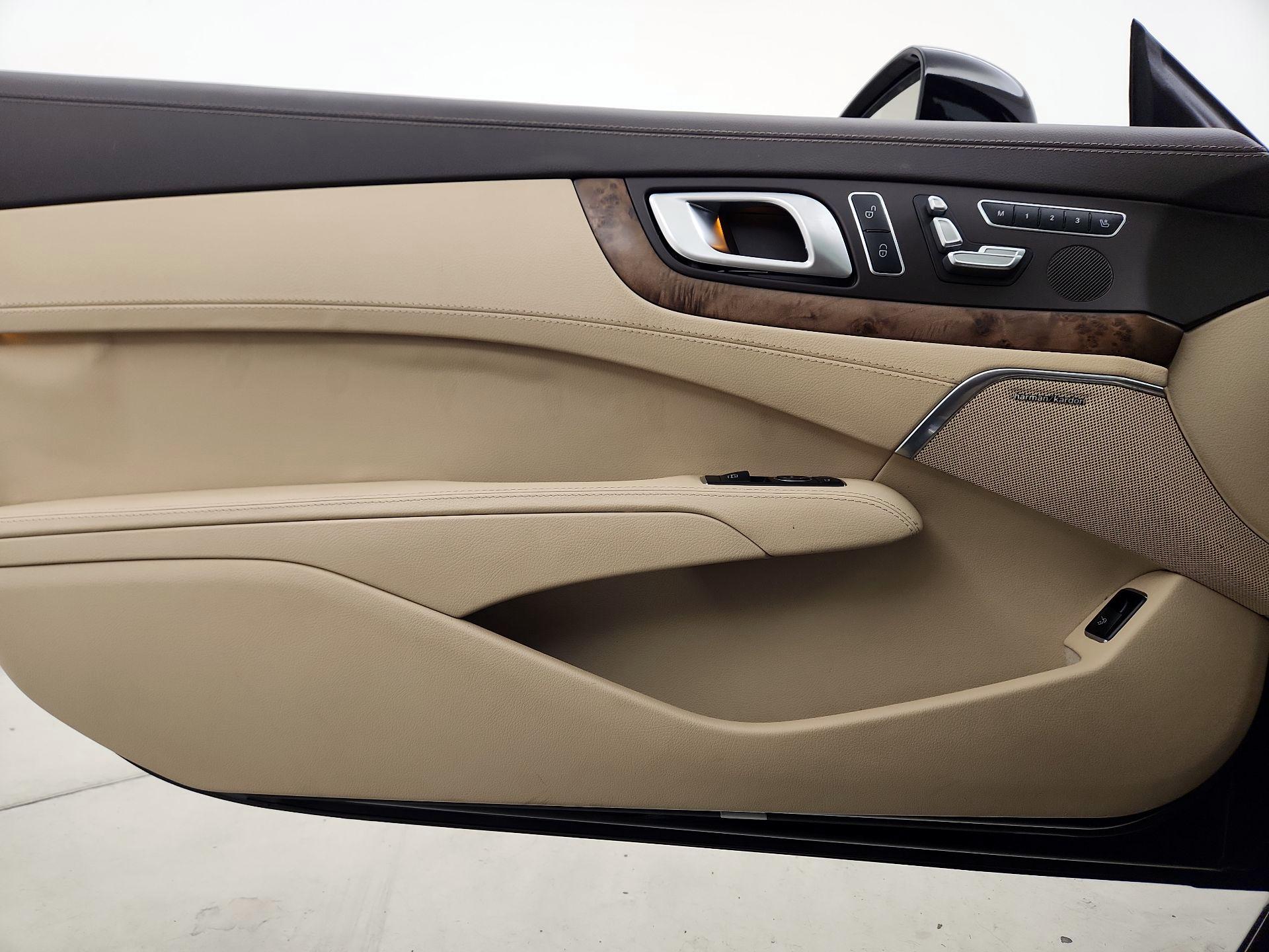 Thumbnail: 2016 Mercedes-Benz SL-Class - 12