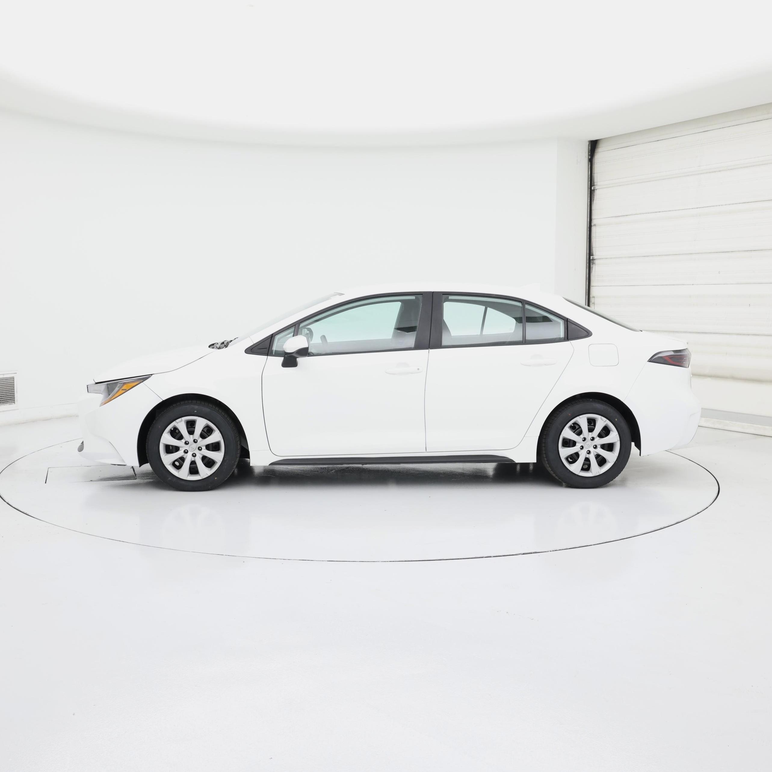 Thumbnail: 2022 Toyota Corolla - 3