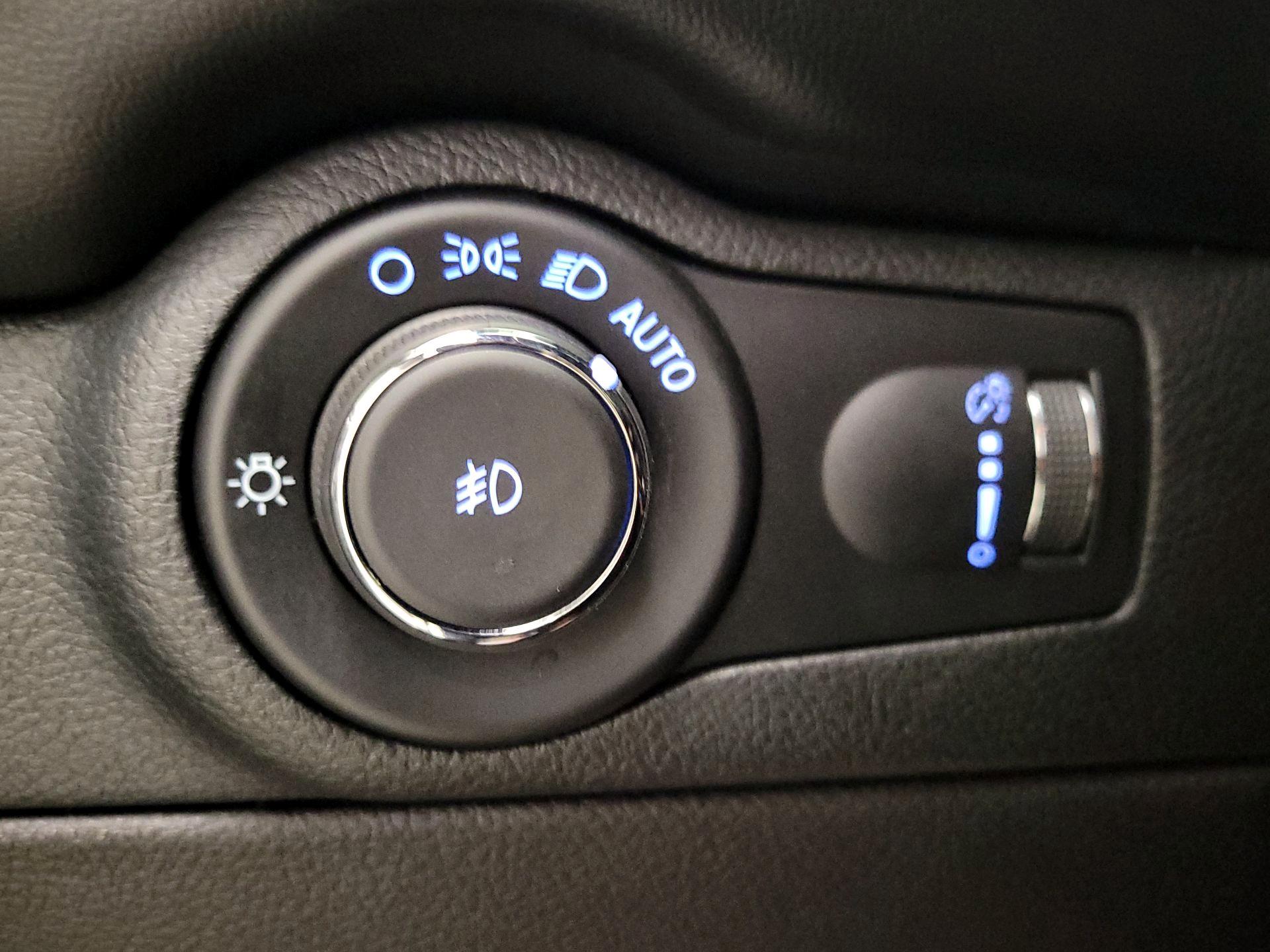 Thumbnail: 2021 Dodge Durango - 13