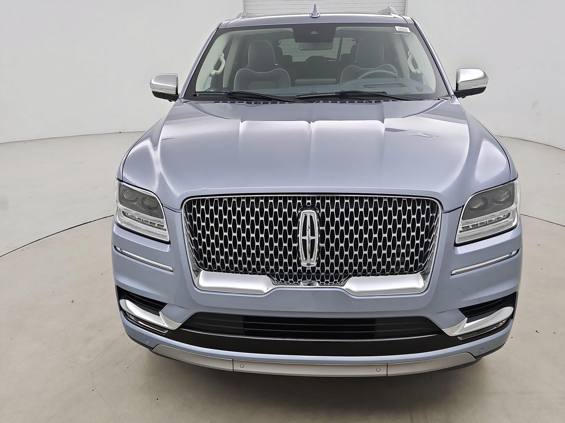 Thumbnail: 2020 Lincoln Navigator L - 2