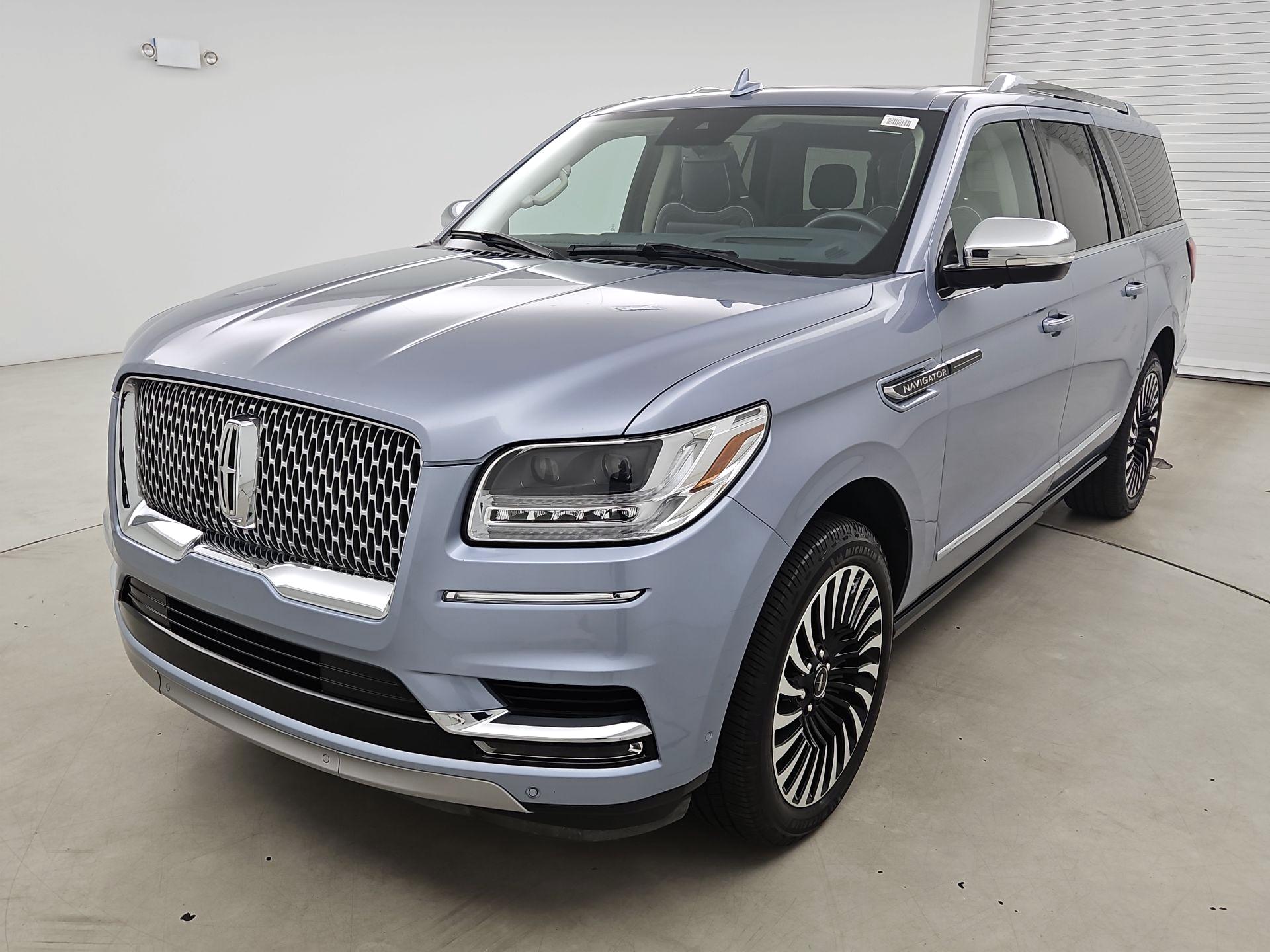 Thumbnail: 2020 Lincoln Navigator L - 3