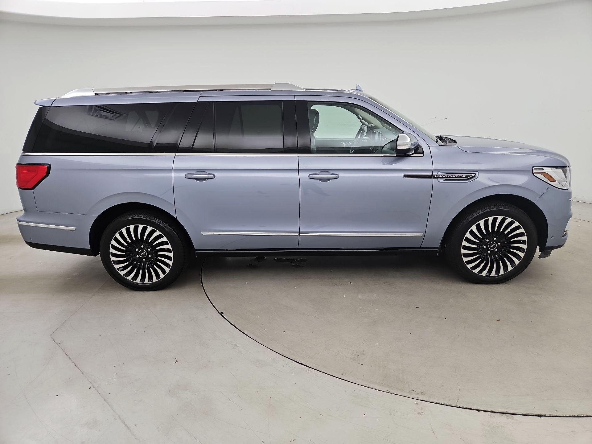 Thumbnail: 2020 Lincoln Navigator L - 4