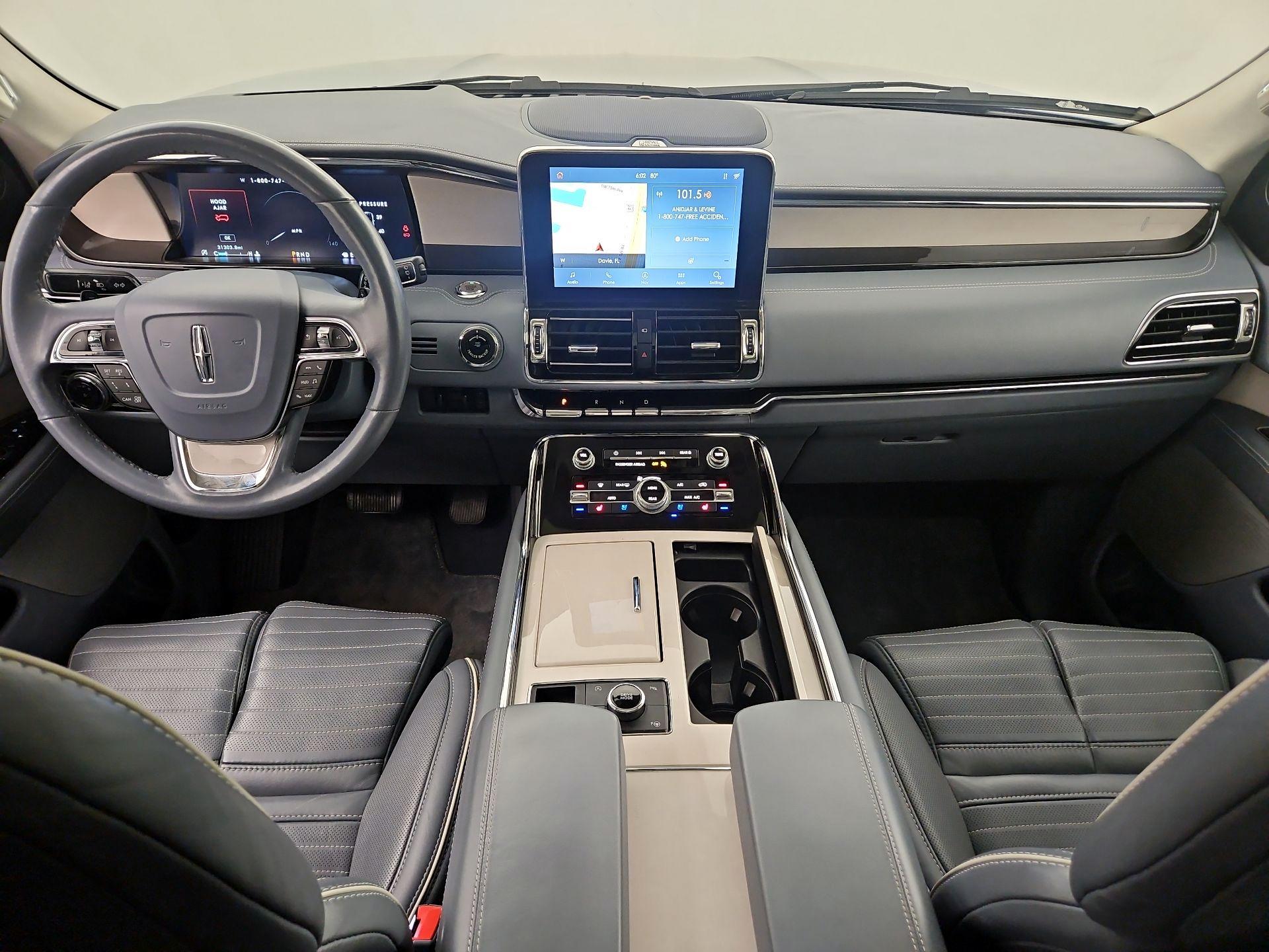 Thumbnail: 2020 Lincoln Navigator L - 8