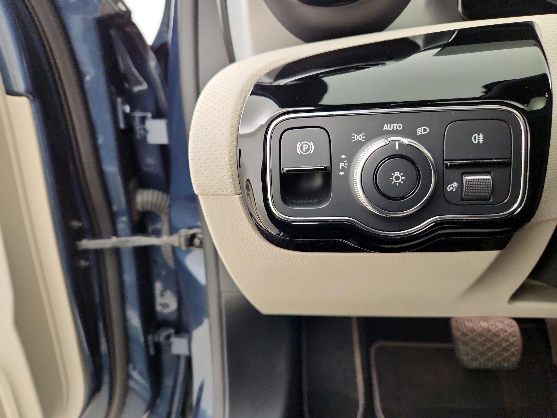 Thumbnail: 2021 Mercedes-Benz A-Class - 11