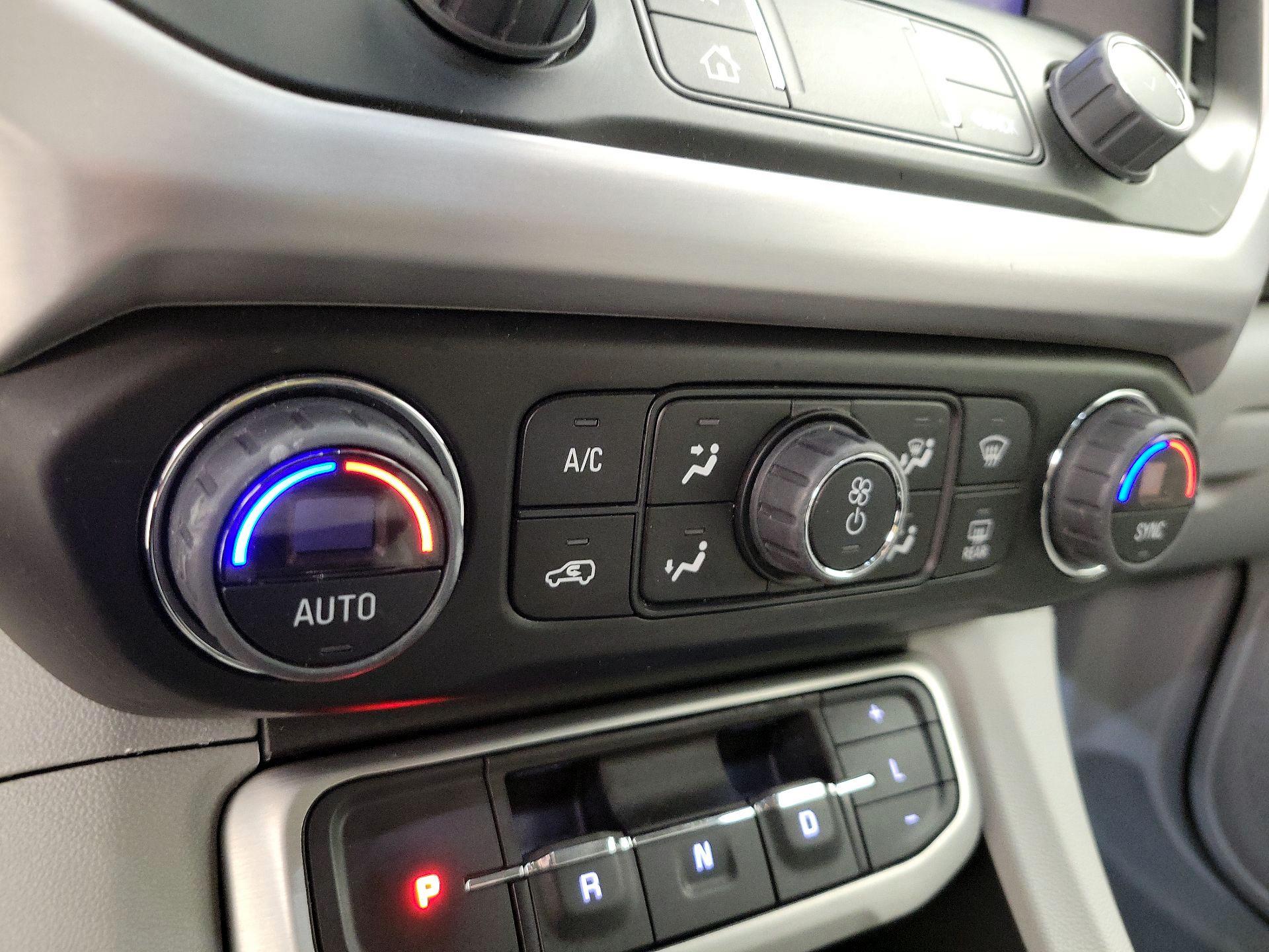 Thumbnail: 2023 GMC Acadia - 16