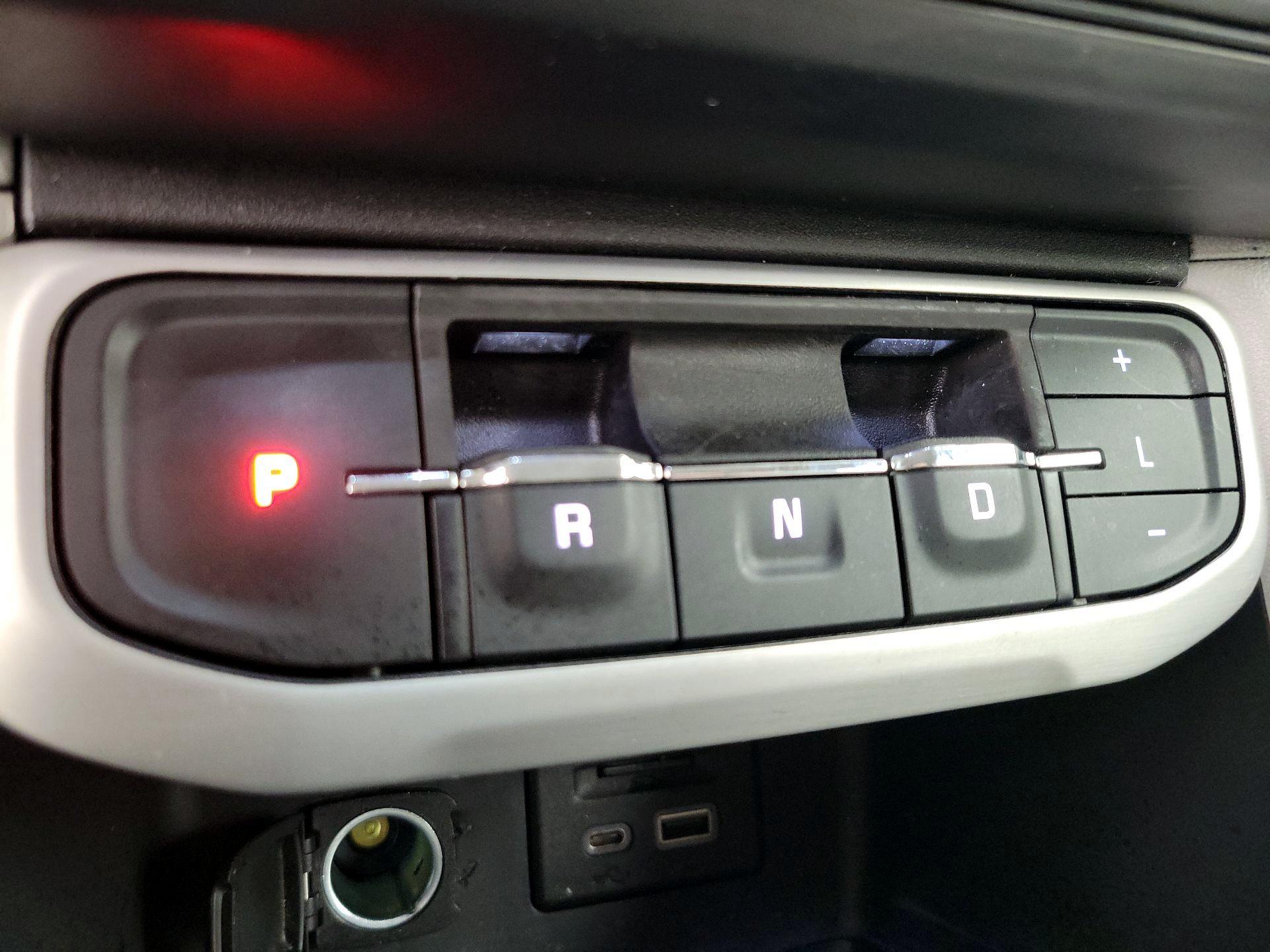 Thumbnail: 2023 GMC Acadia - 17