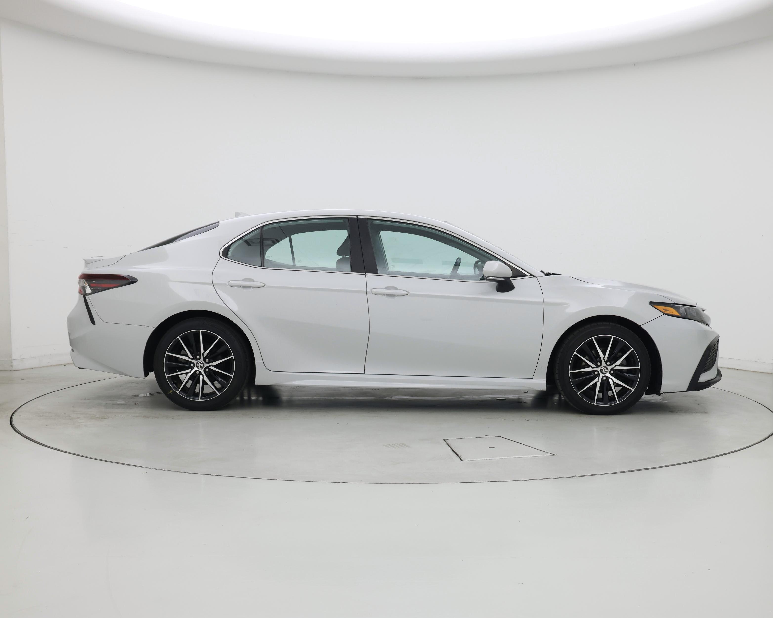 Thumbnail: 2022 Toyota Camry - 7
