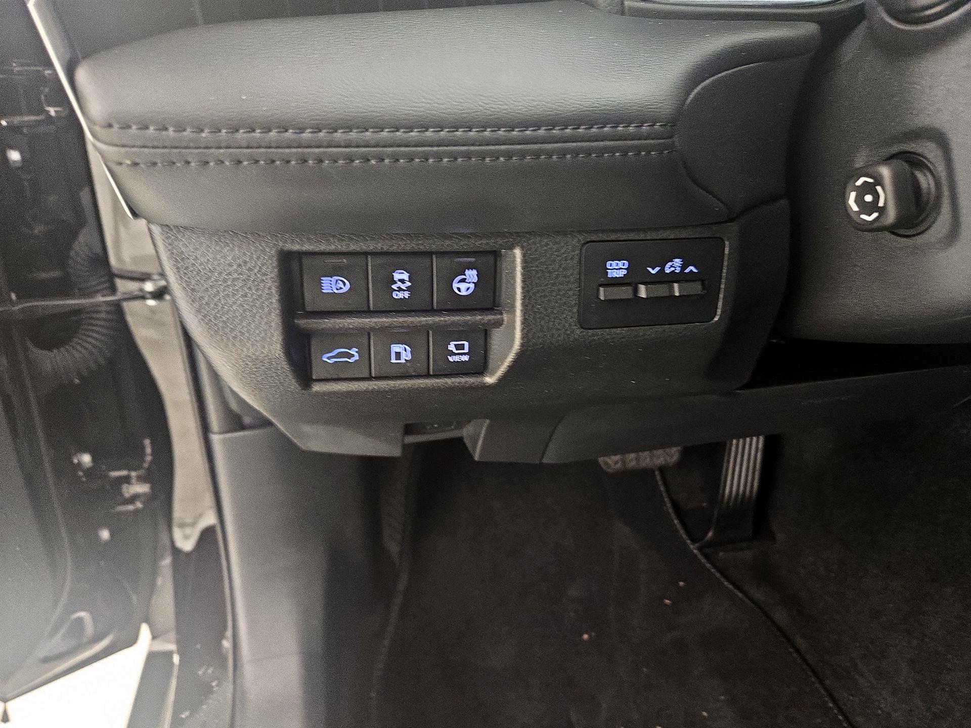 Thumbnail: 2022 Toyota Avalon - 13