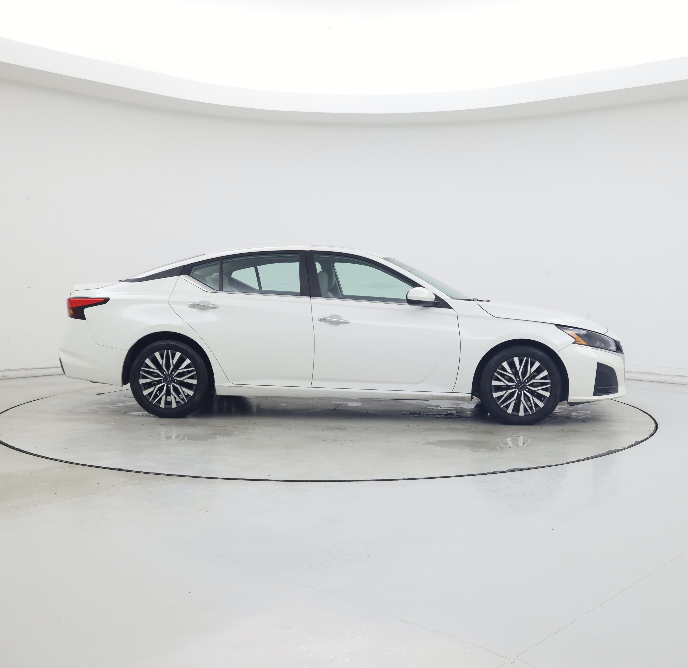 Thumbnail: 2023 Nissan Altima - 7