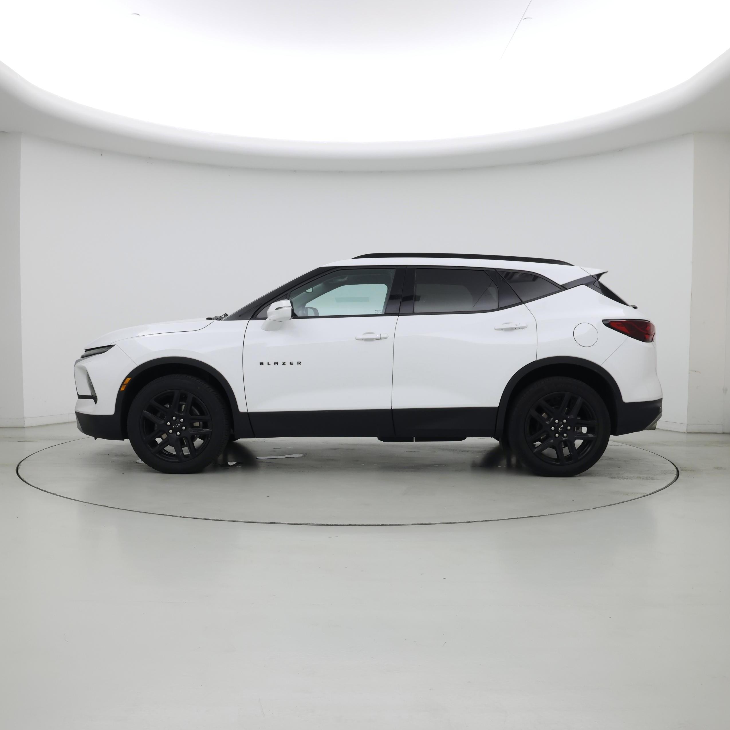 Thumbnail: 2023 Chevrolet Blazer - 3