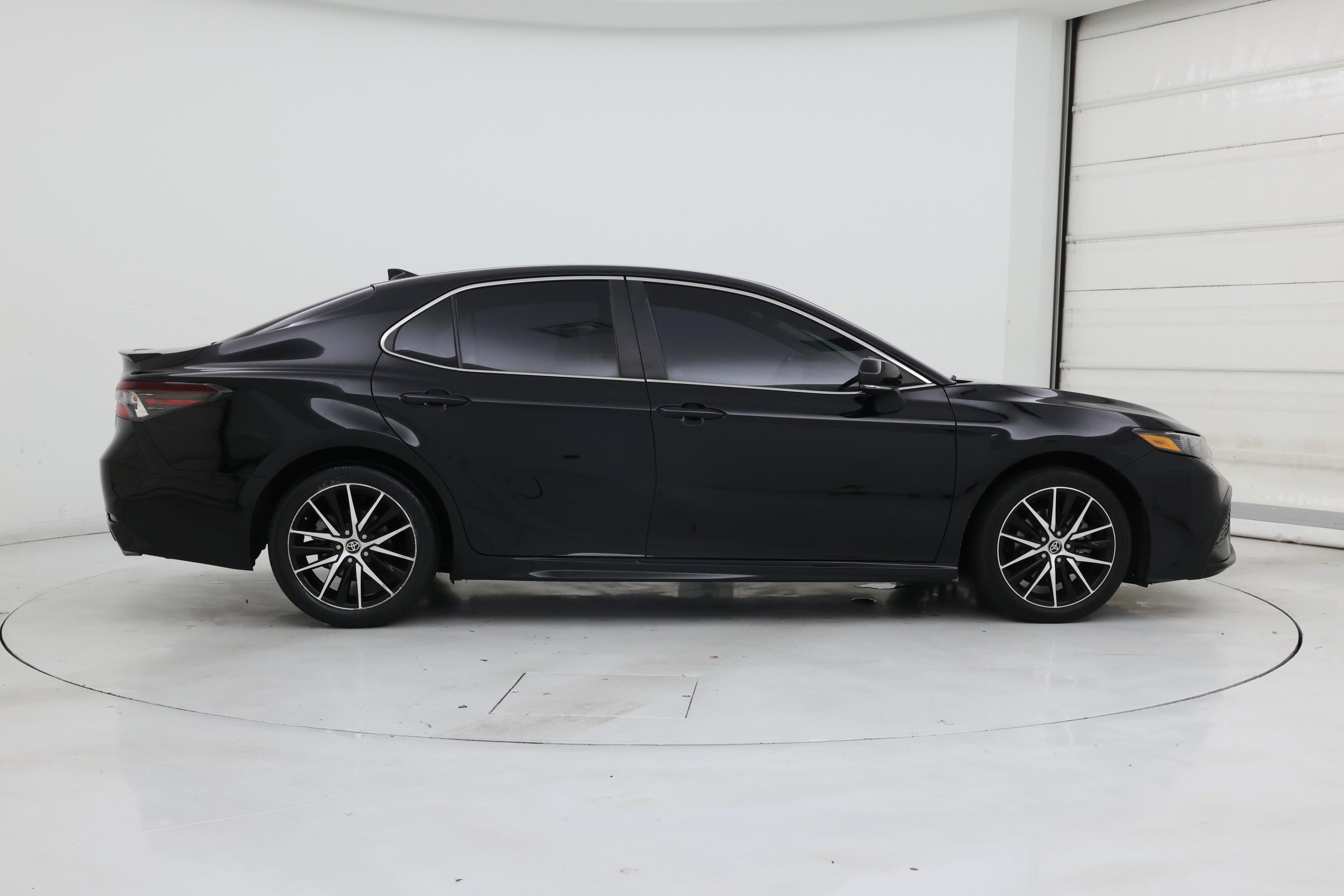 Thumbnail: 2023 Toyota Camry - 7