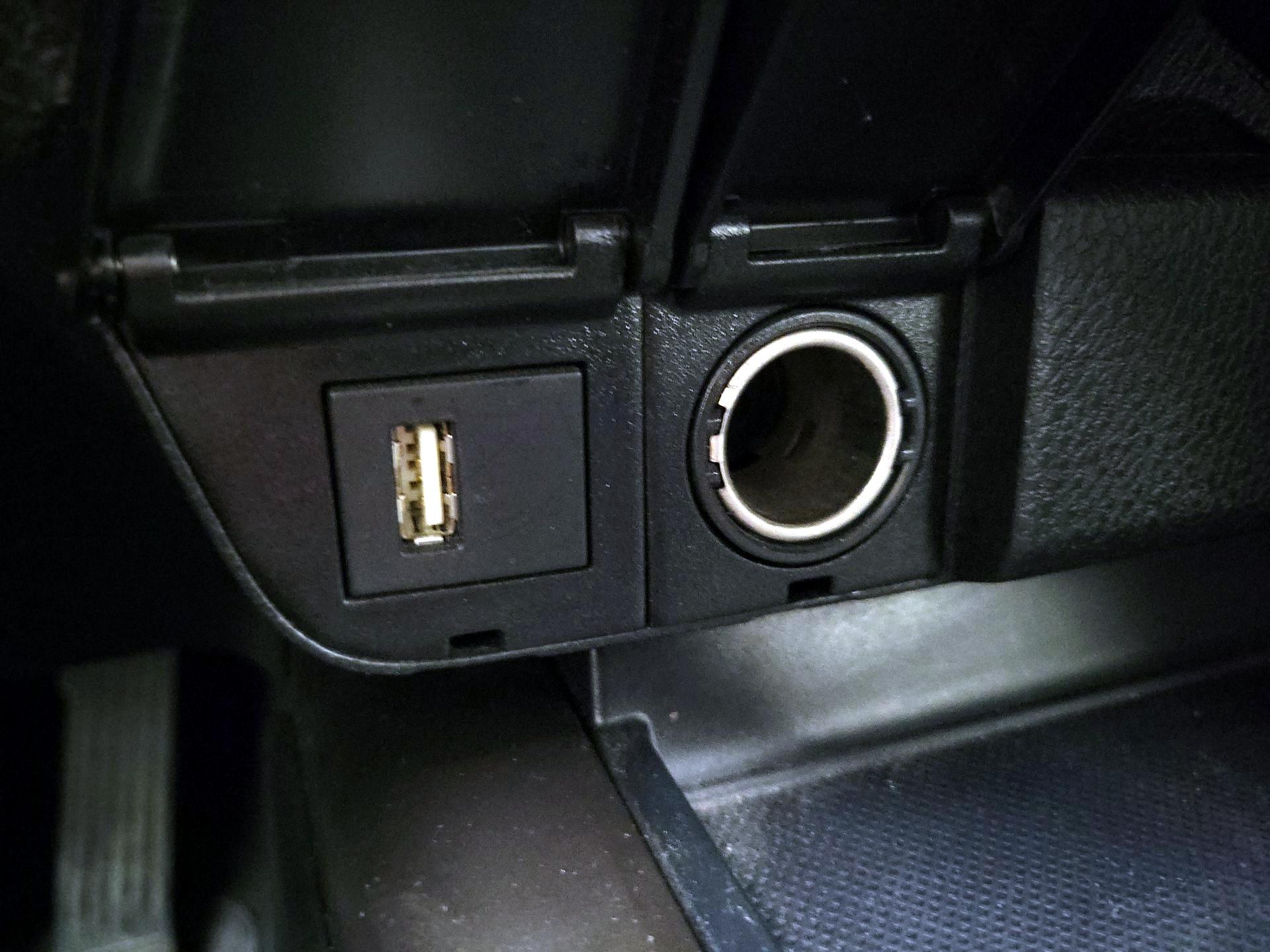 Thumbnail: 2023 Toyota Camry - 18