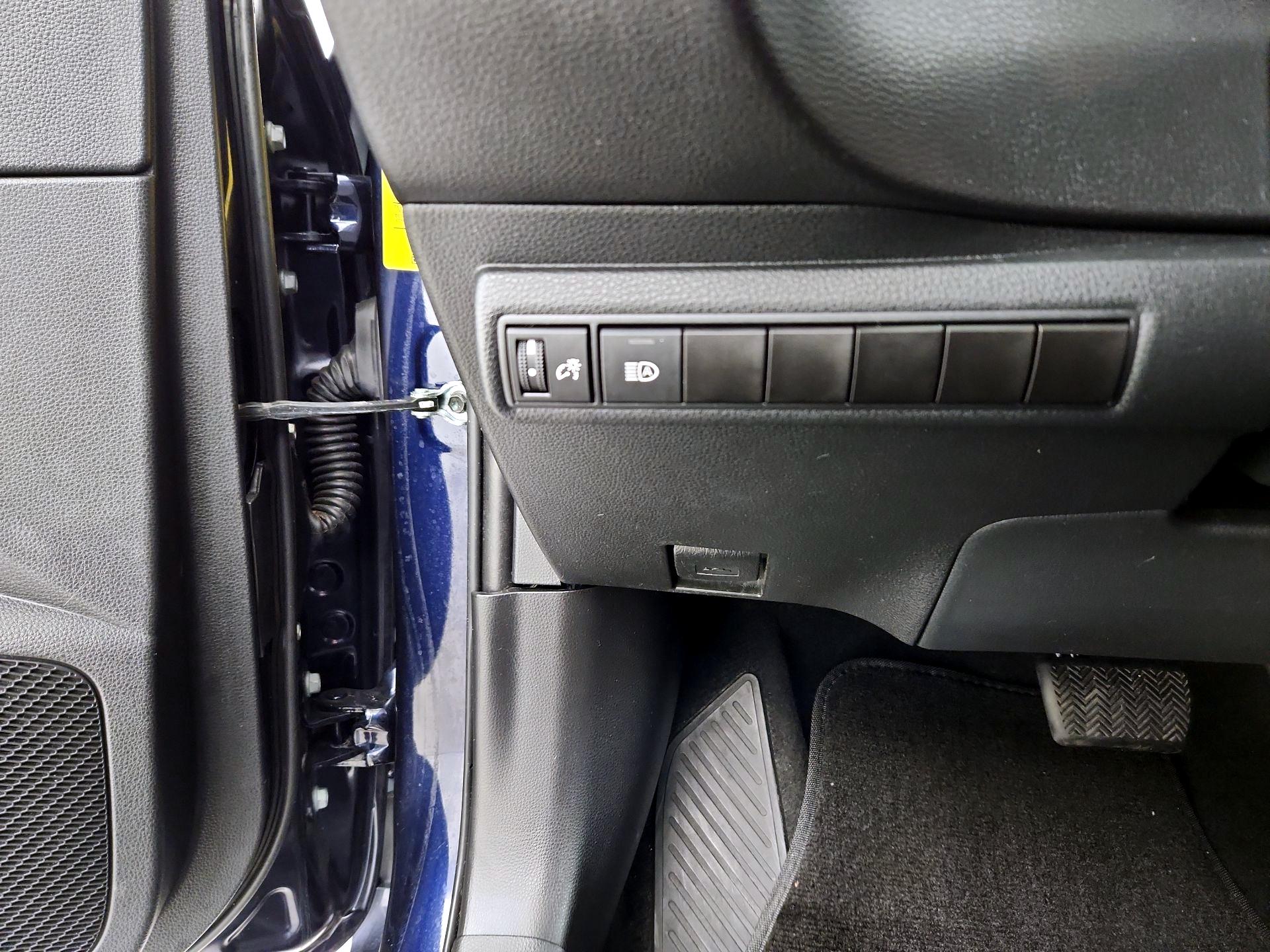 Thumbnail: 2022 Toyota Corolla - 11