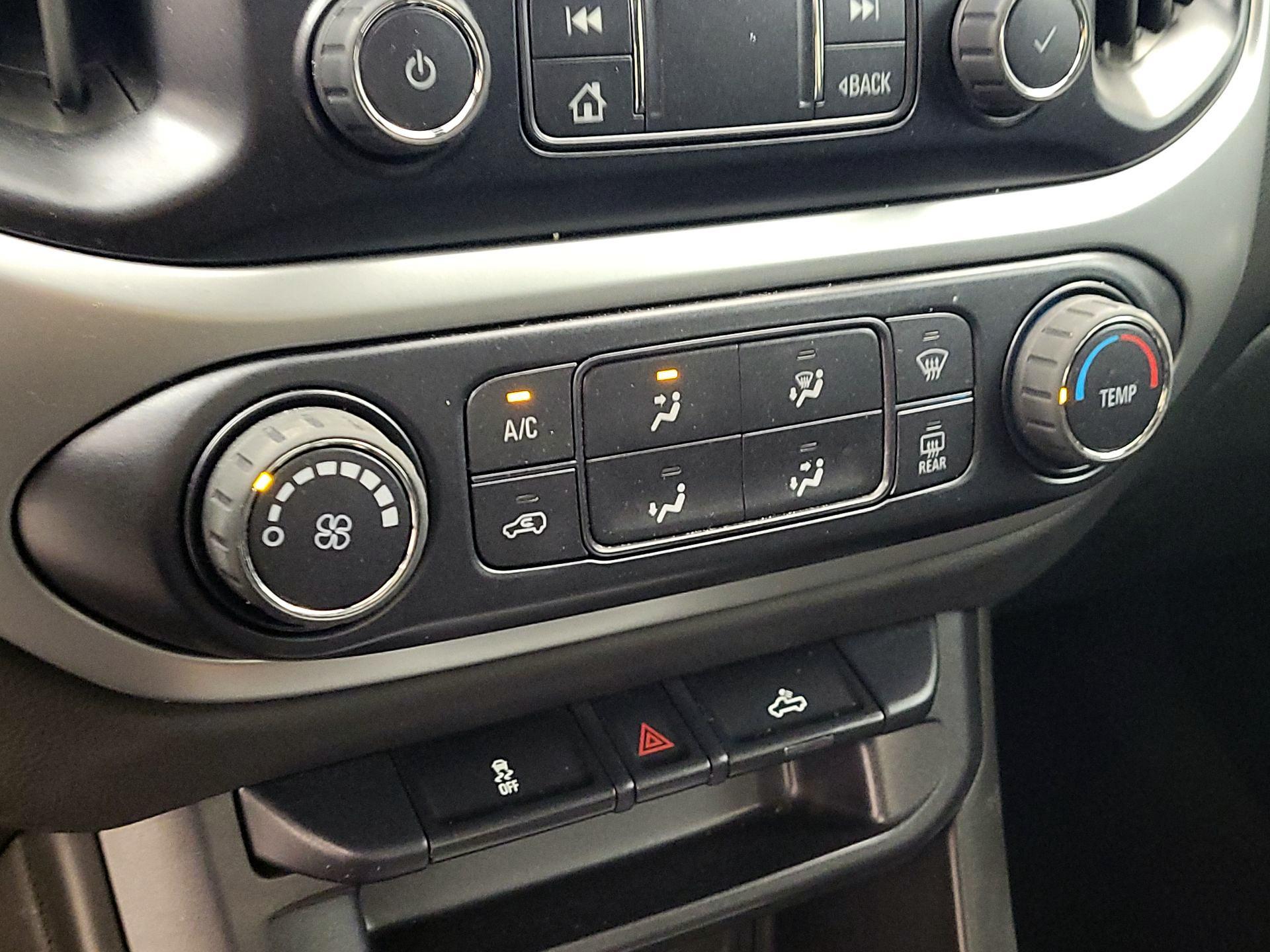 Thumbnail: 2022 Chevrolet Colorado - 16