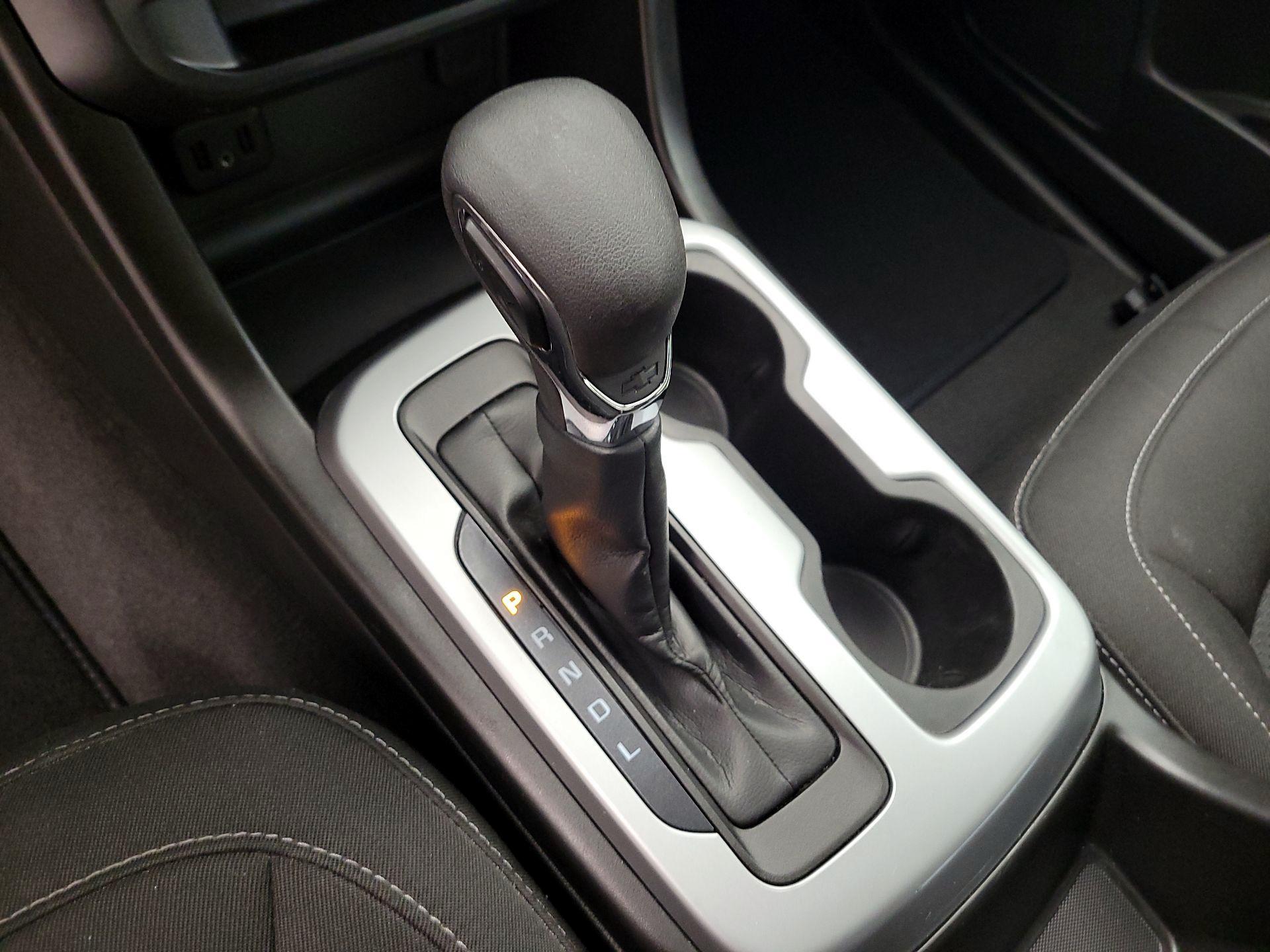 Thumbnail: 2022 Chevrolet Colorado - 17