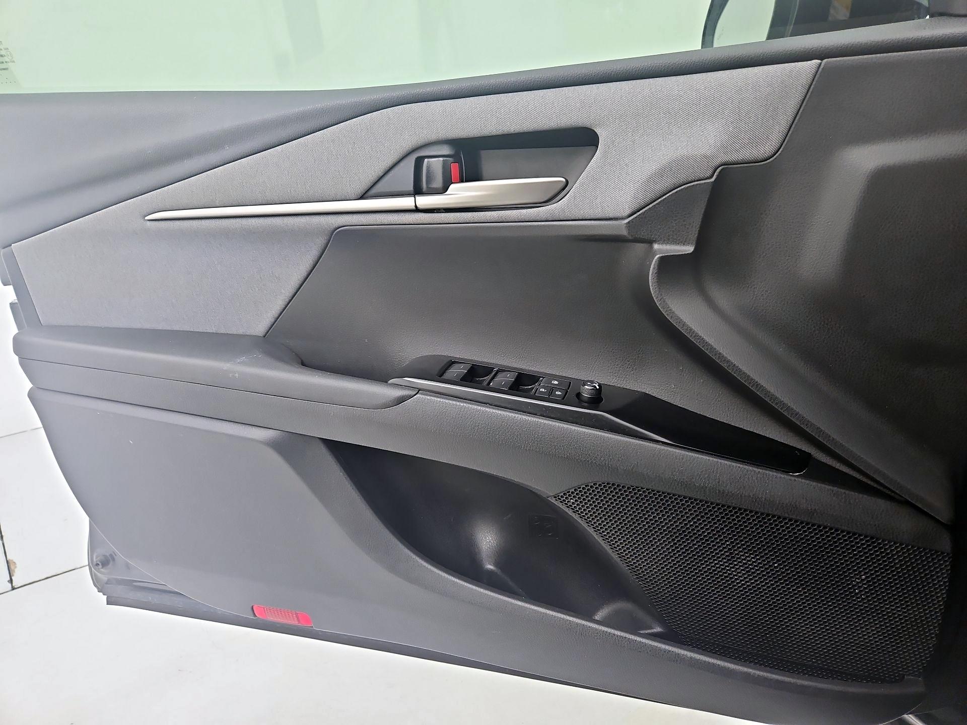 Thumbnail: 2025 Toyota Camry - 12