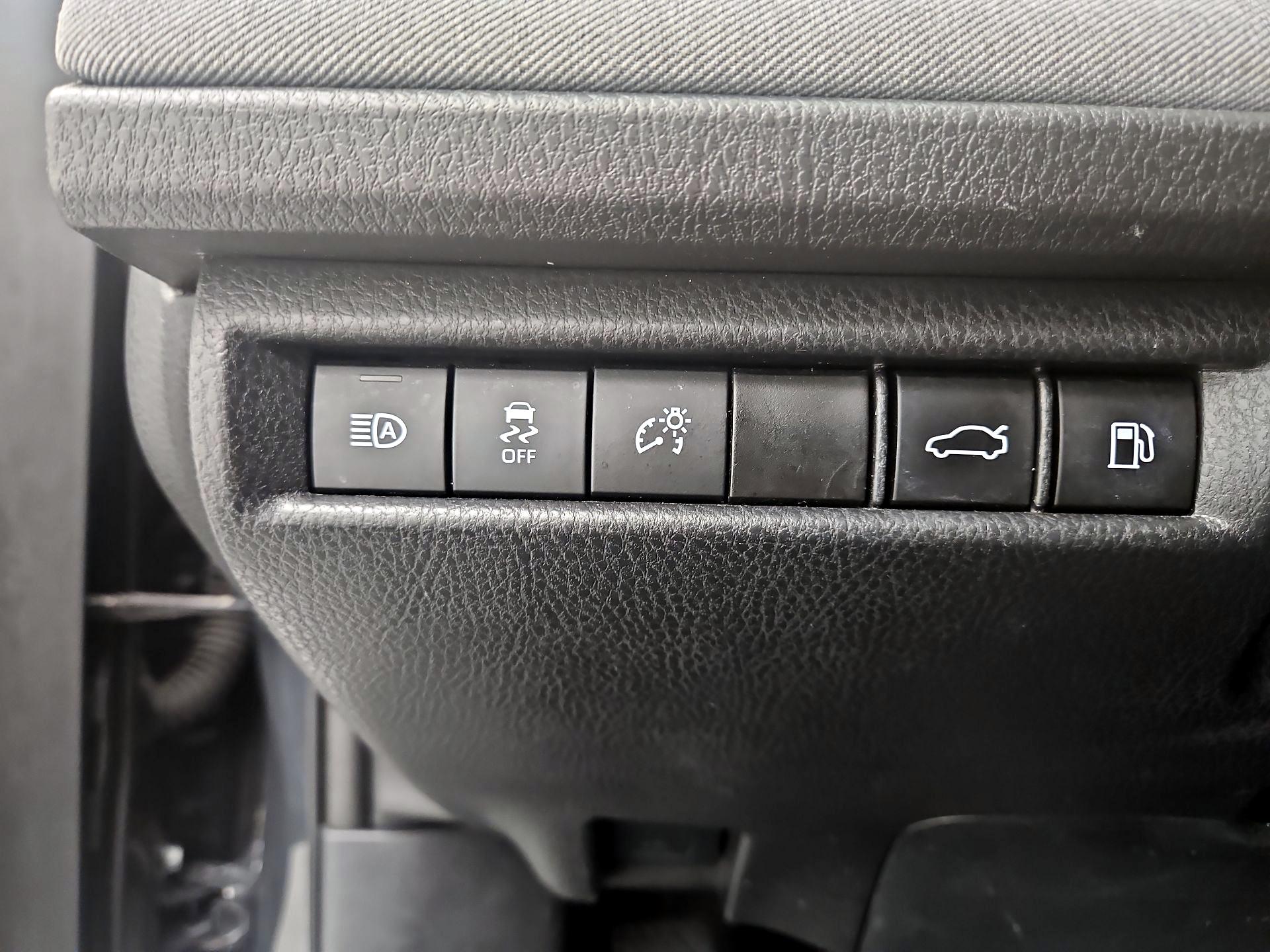 Thumbnail: 2025 Toyota Camry - 13