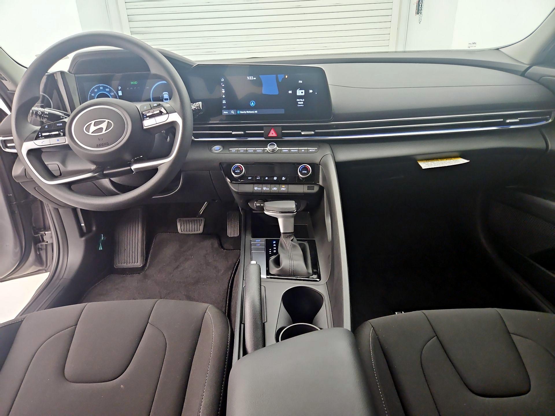 Thumbnail: 2024 Hyundai Elantra - 9