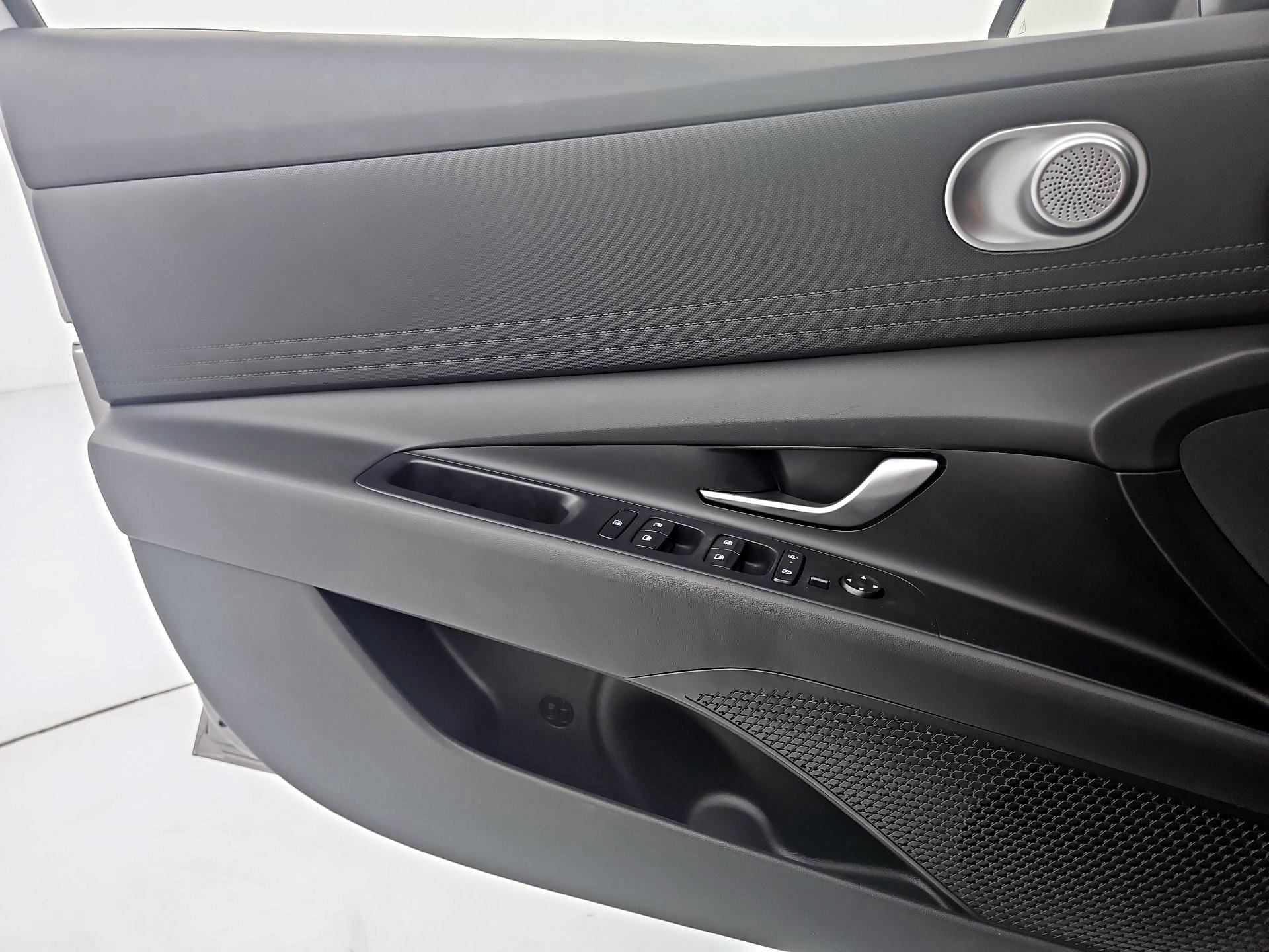 Thumbnail: 2024 Hyundai Elantra - 12