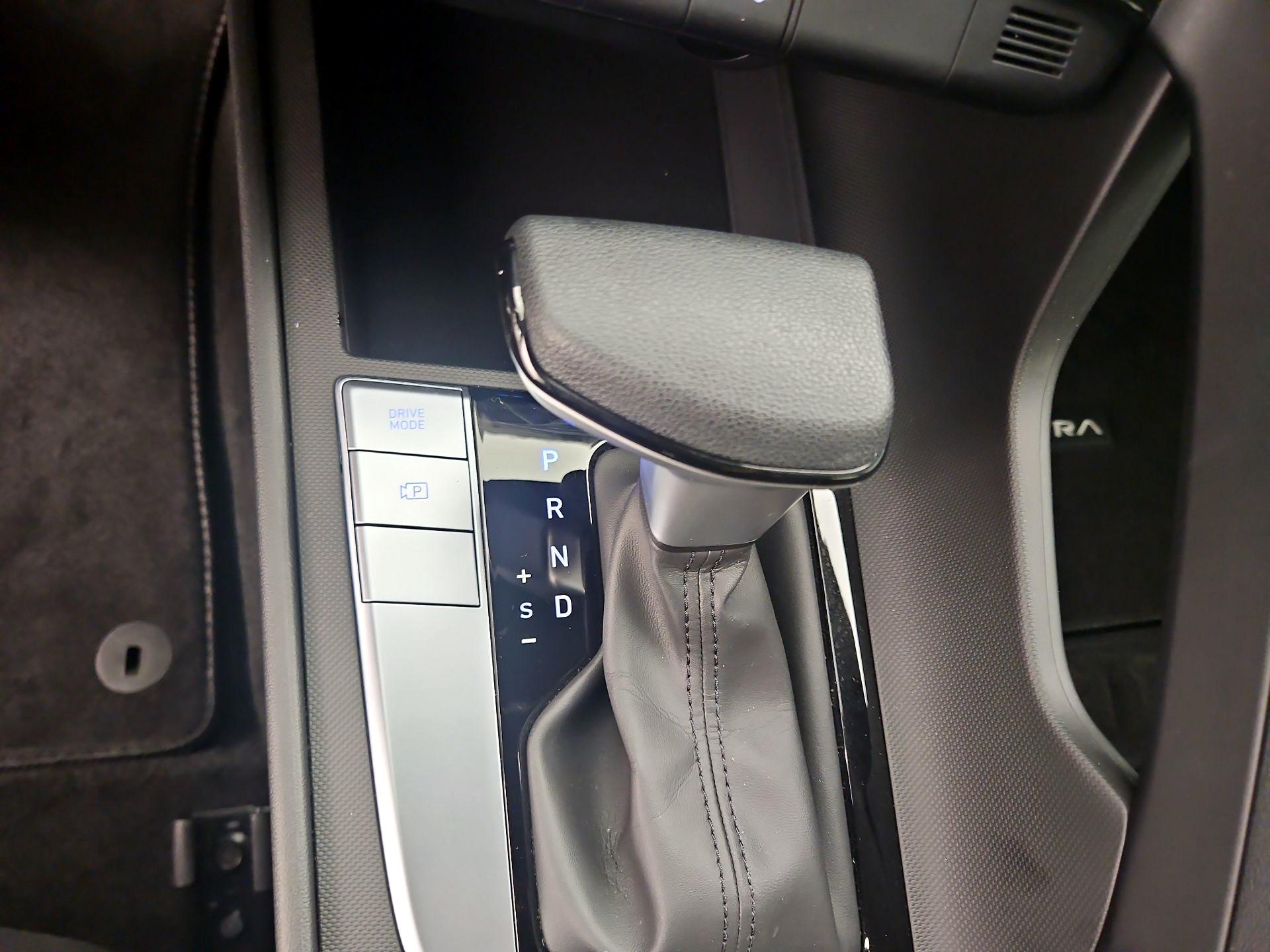 Thumbnail: 2024 Hyundai Elantra - 18