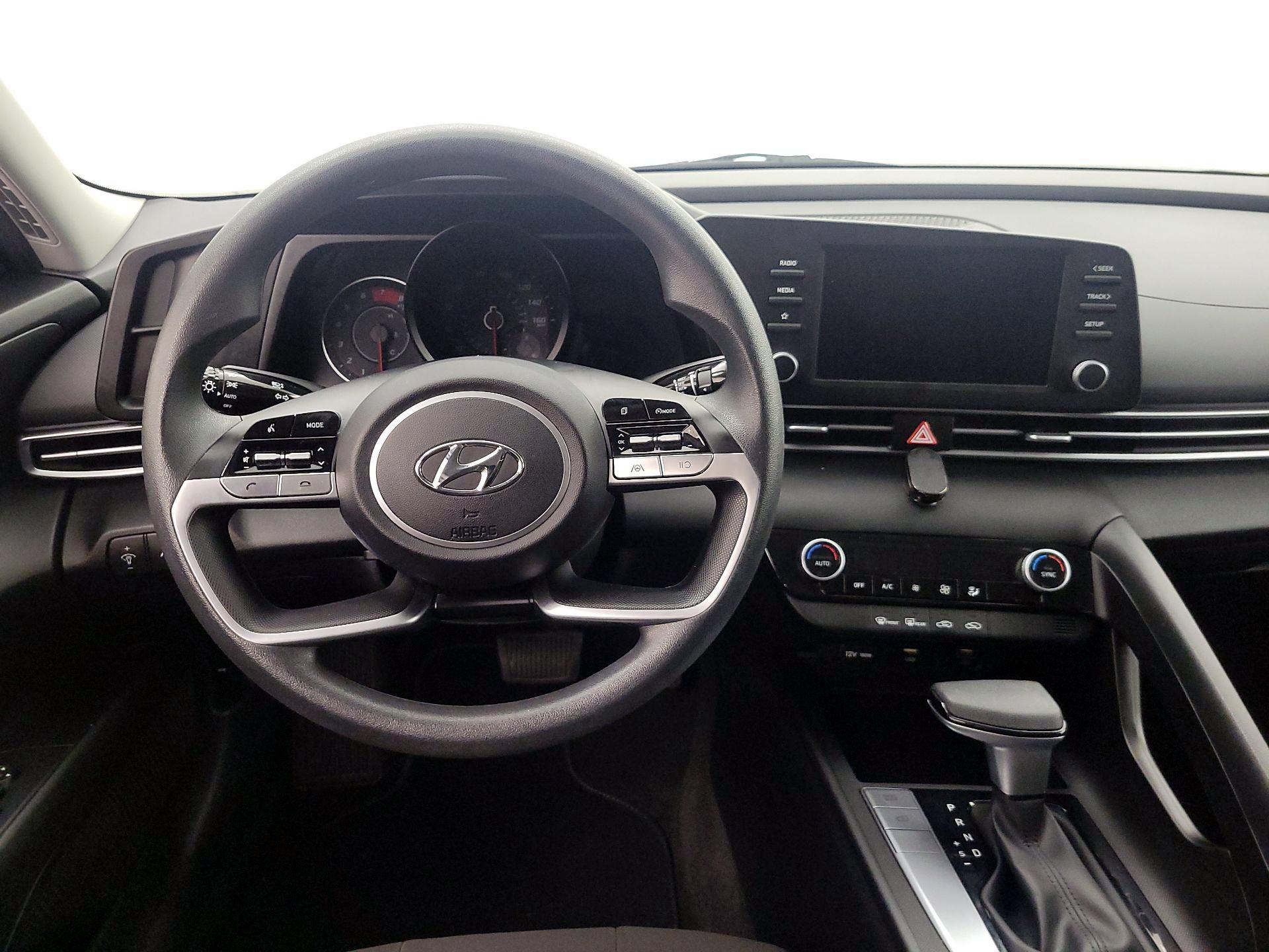 Thumbnail: 2023 Hyundai Elantra - 10