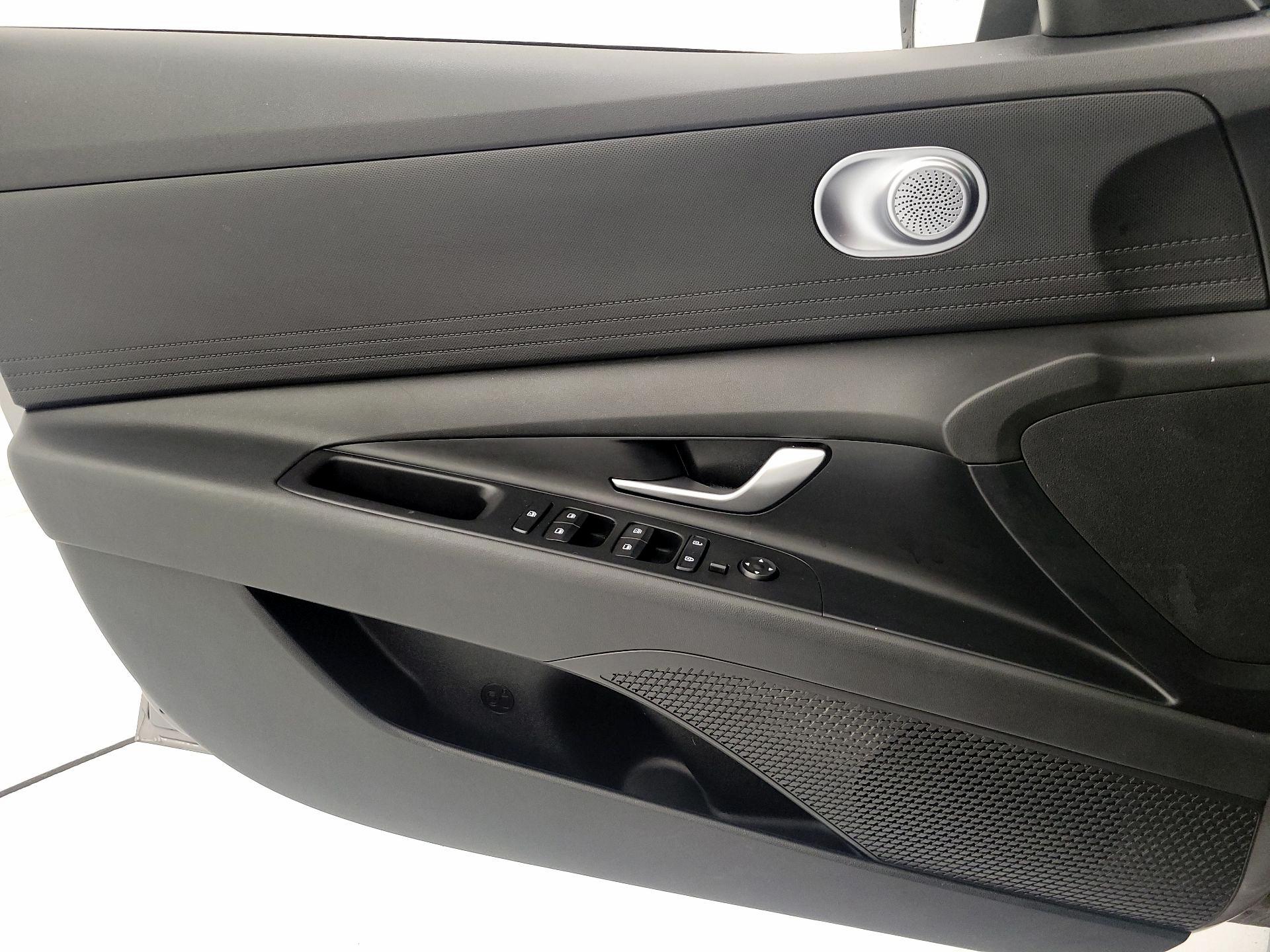 Thumbnail: 2023 Hyundai Elantra - 12