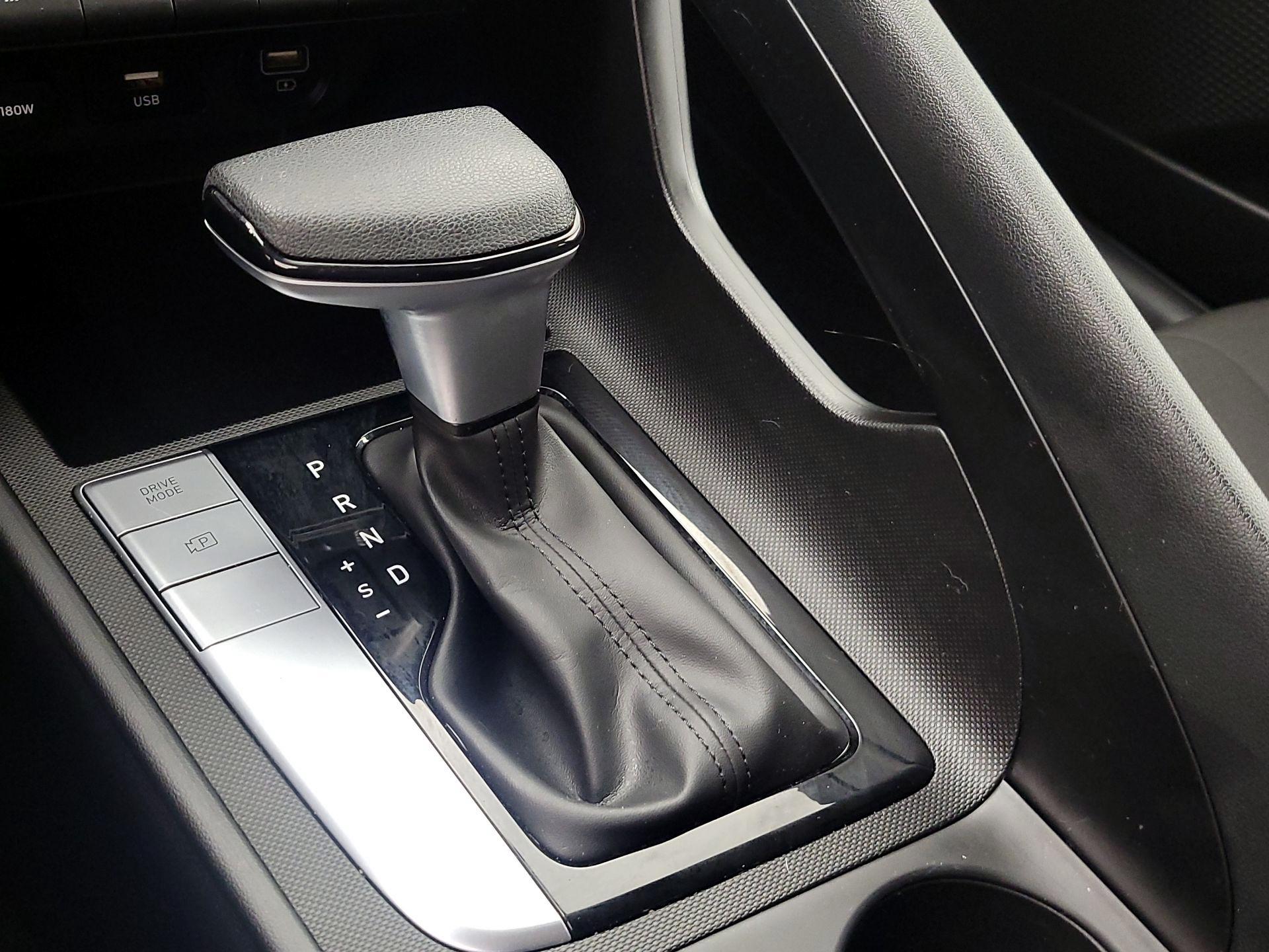 Thumbnail: 2023 Hyundai Elantra - 17