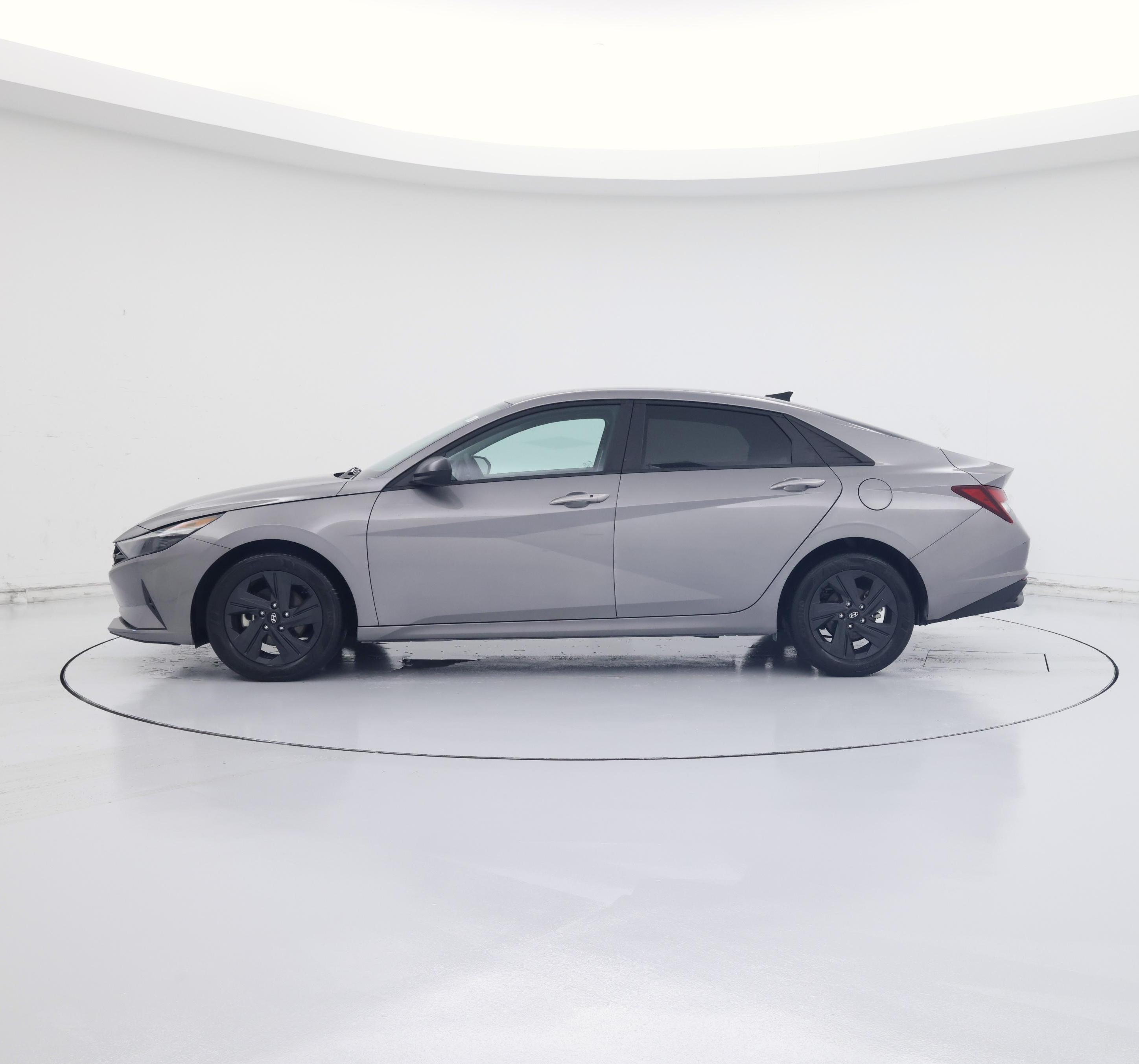 Thumbnail: 2023 Hyundai Elantra - 3