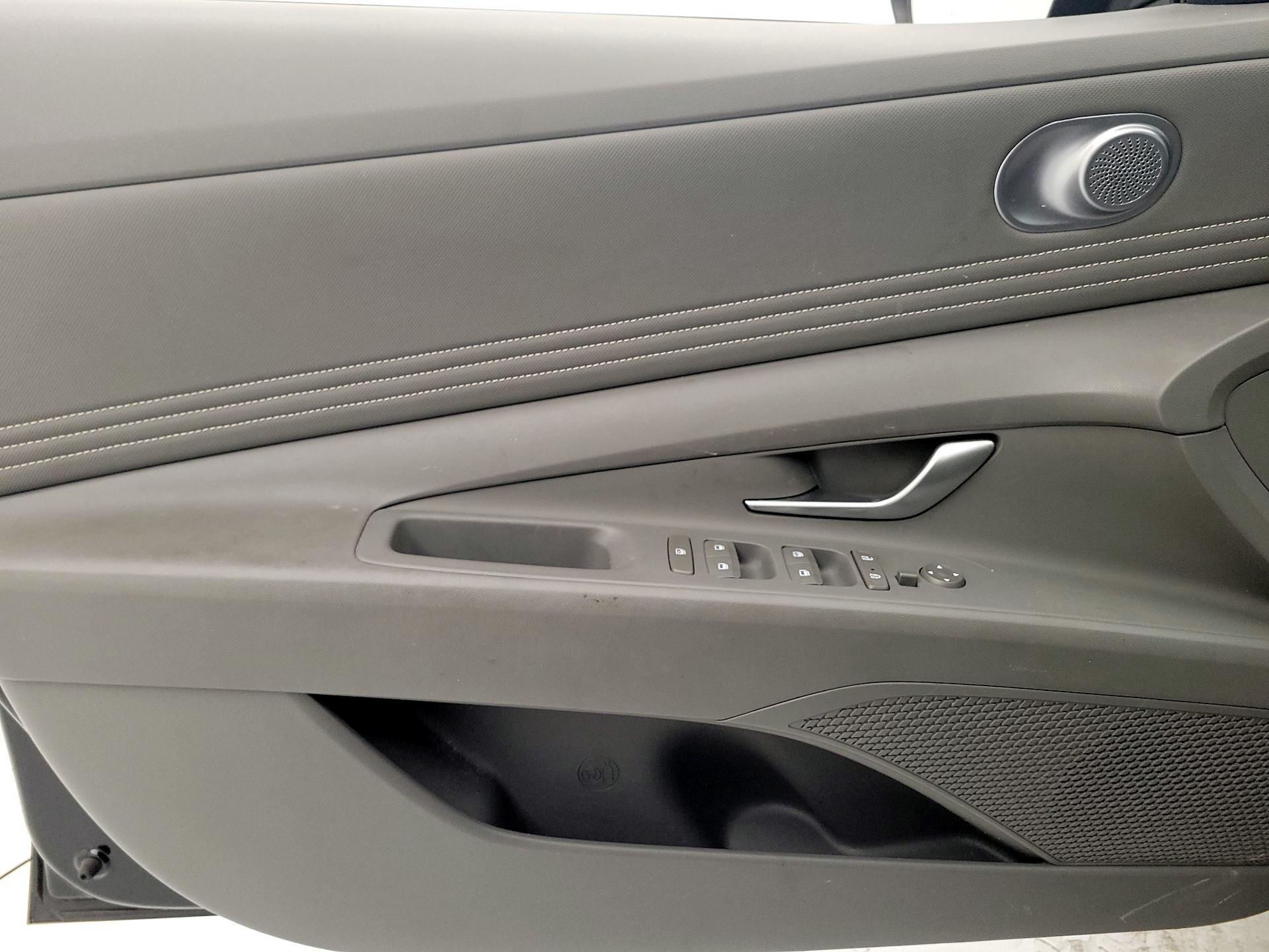 Thumbnail: 2023 Hyundai Elantra - 12