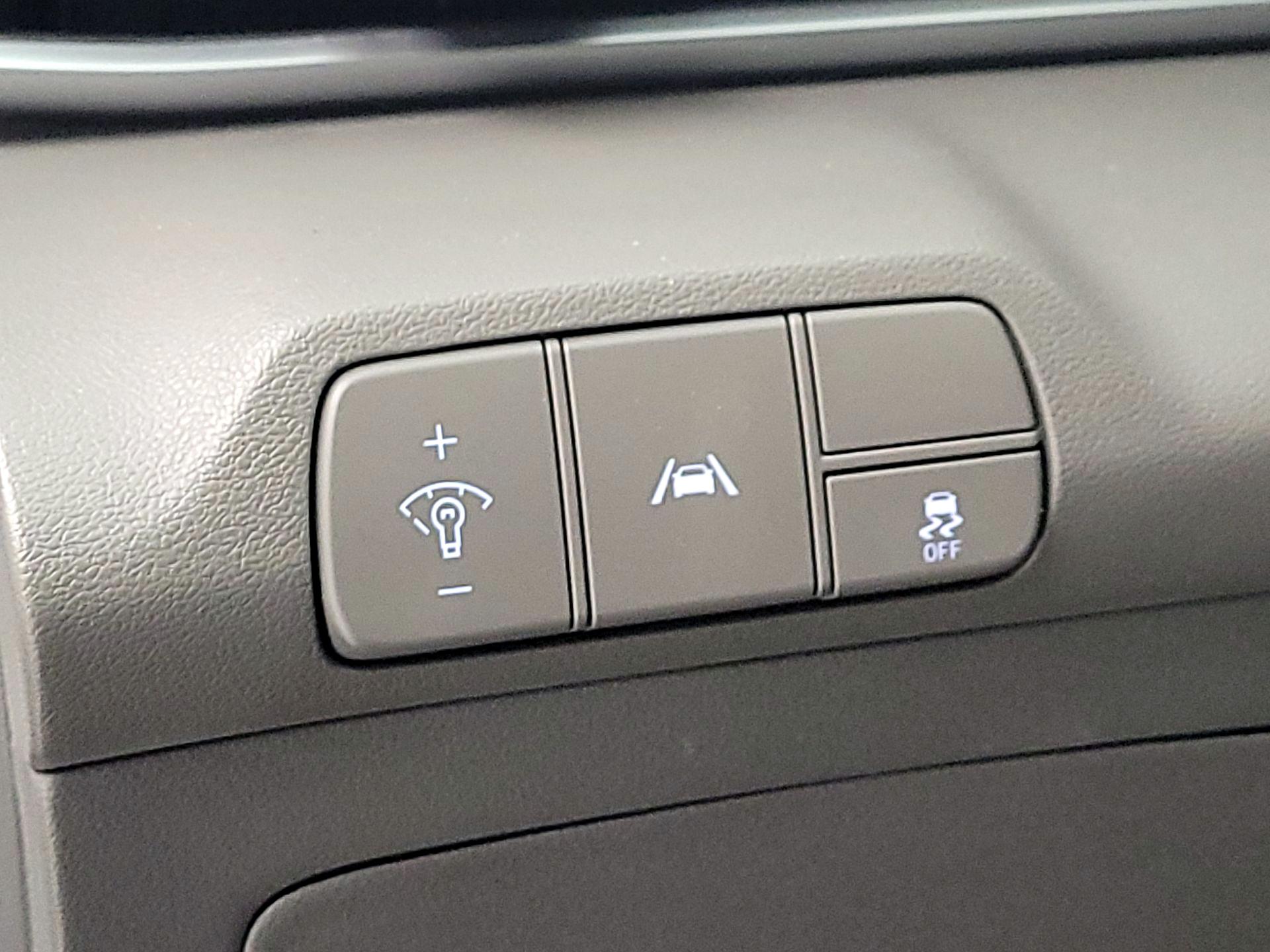 Thumbnail: 2023 Hyundai Elantra - 13