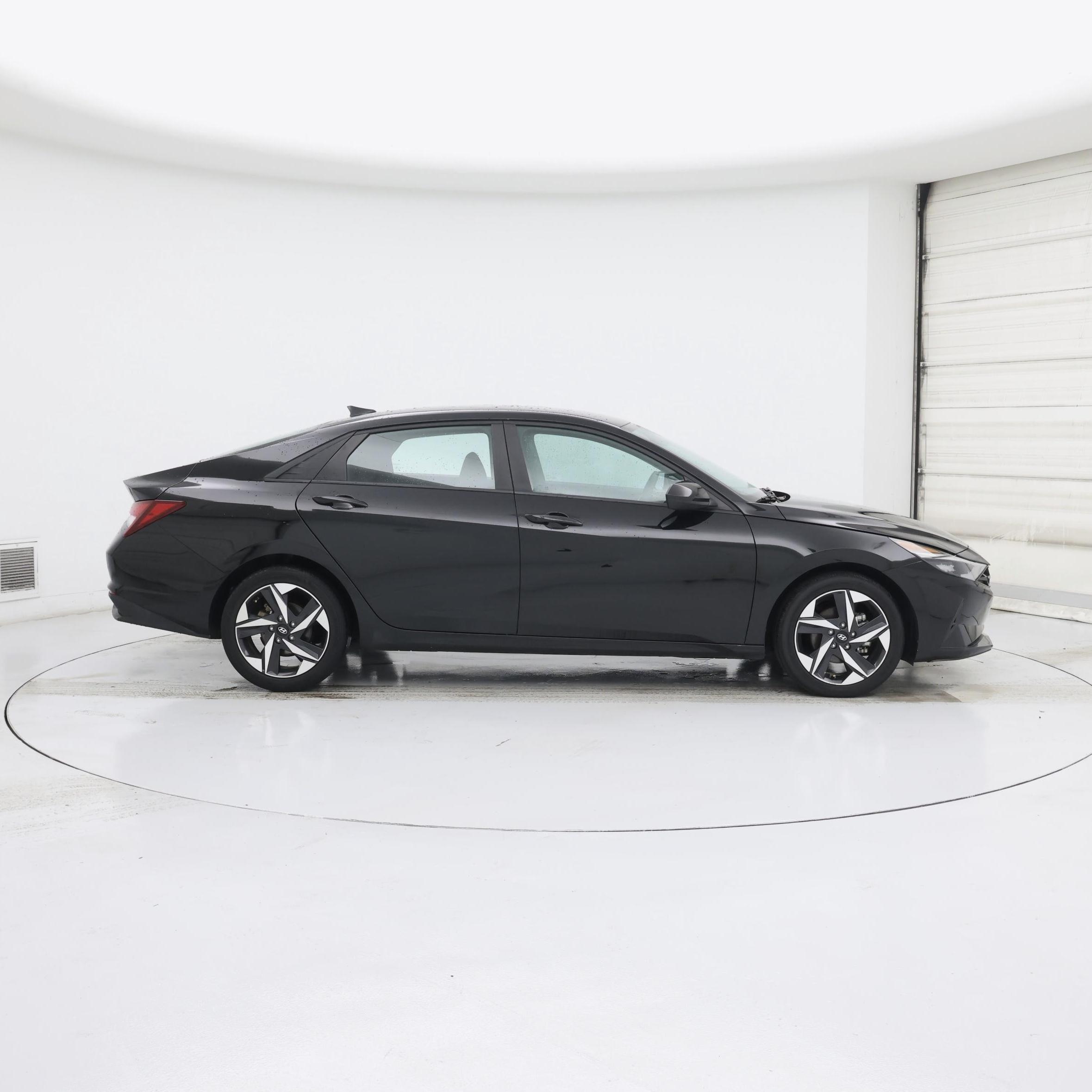 Thumbnail: 2023 Hyundai Elantra - 7