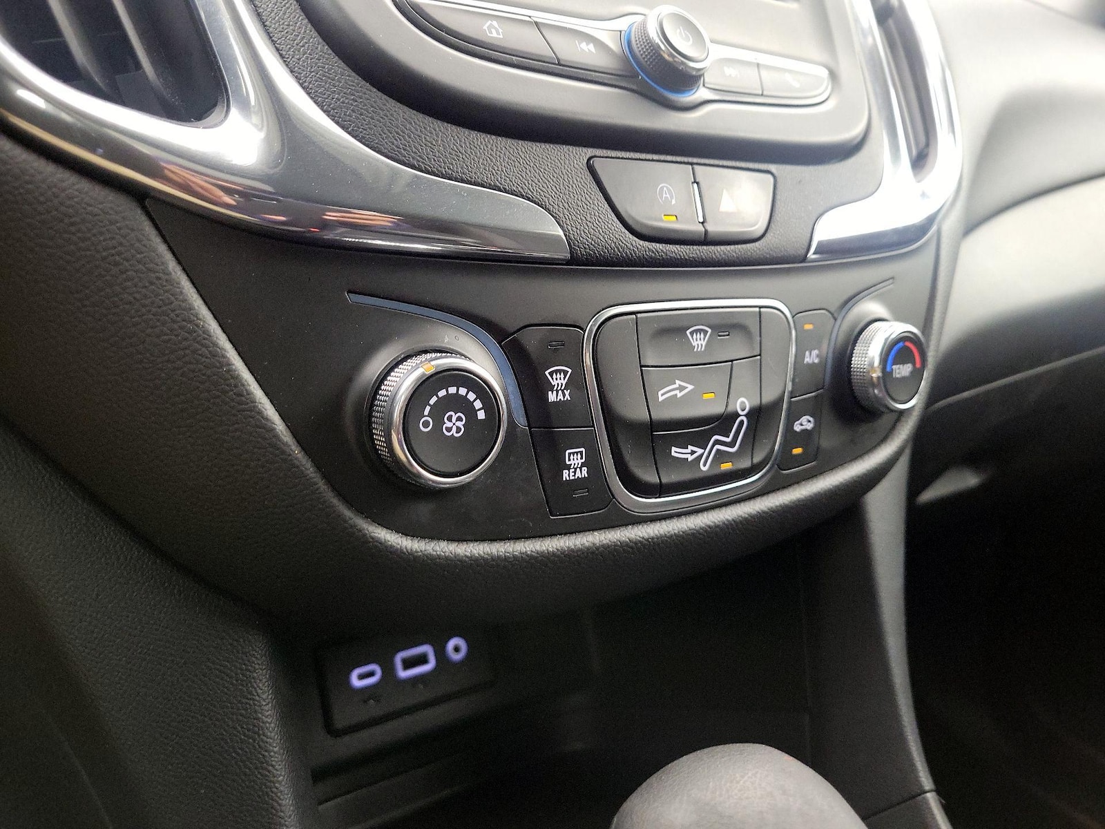 2023 Chevrolet Equinox LT - Photo 17