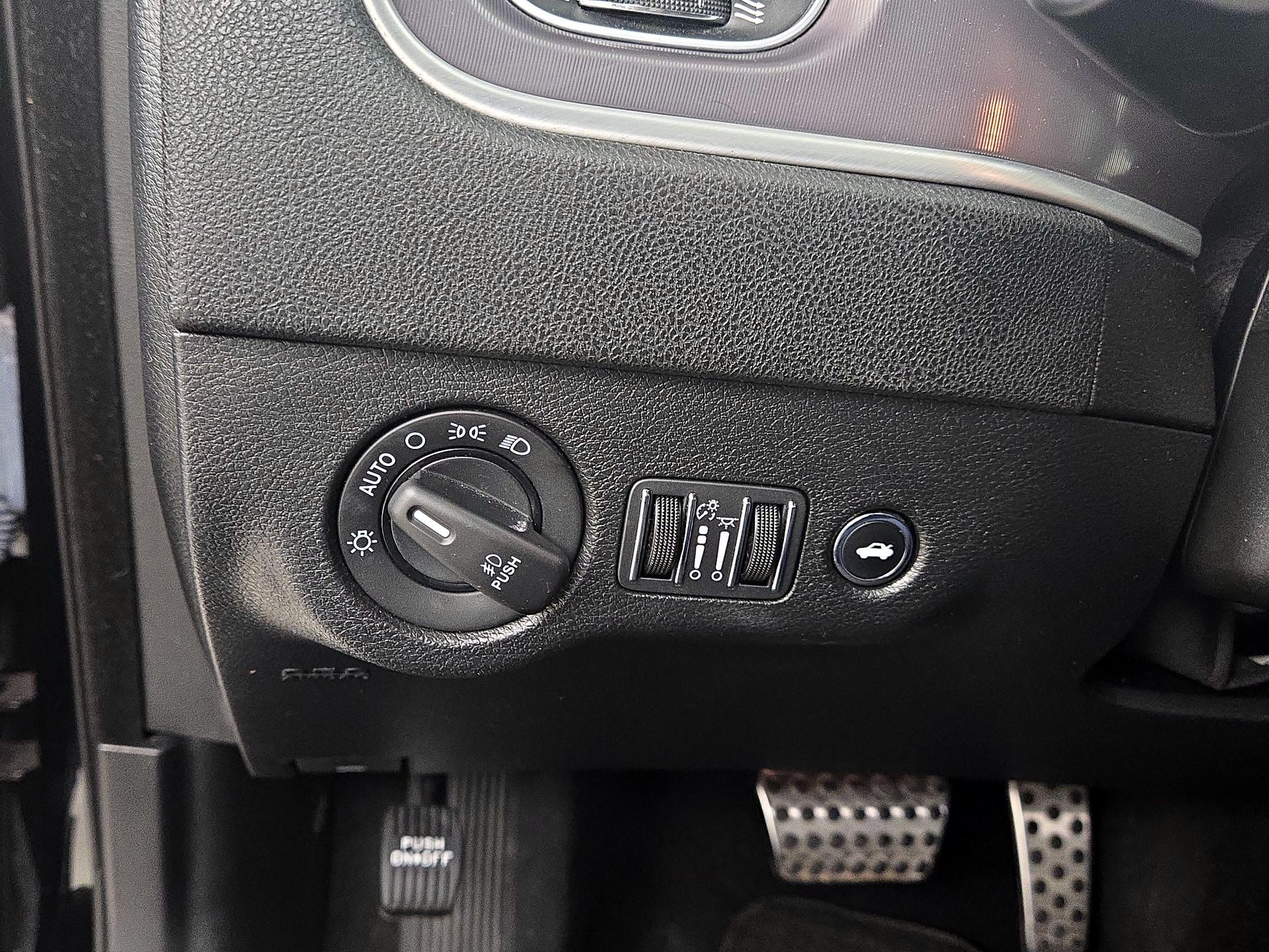 Thumbnail: 2022 Dodge Charger - 13