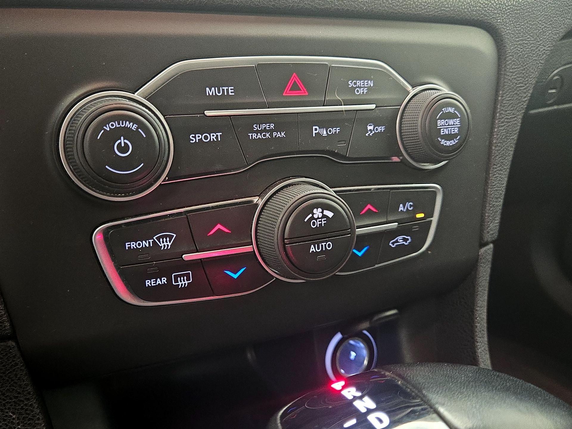 Thumbnail: 2022 Dodge Charger - 16