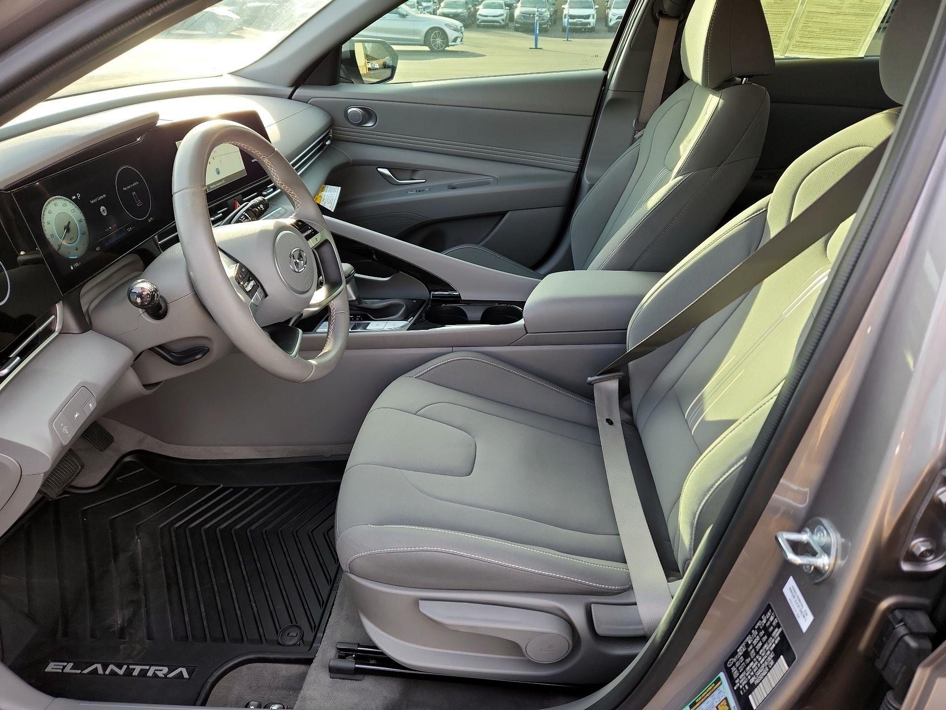 Thumbnail: 2023 Hyundai Elantra - 9