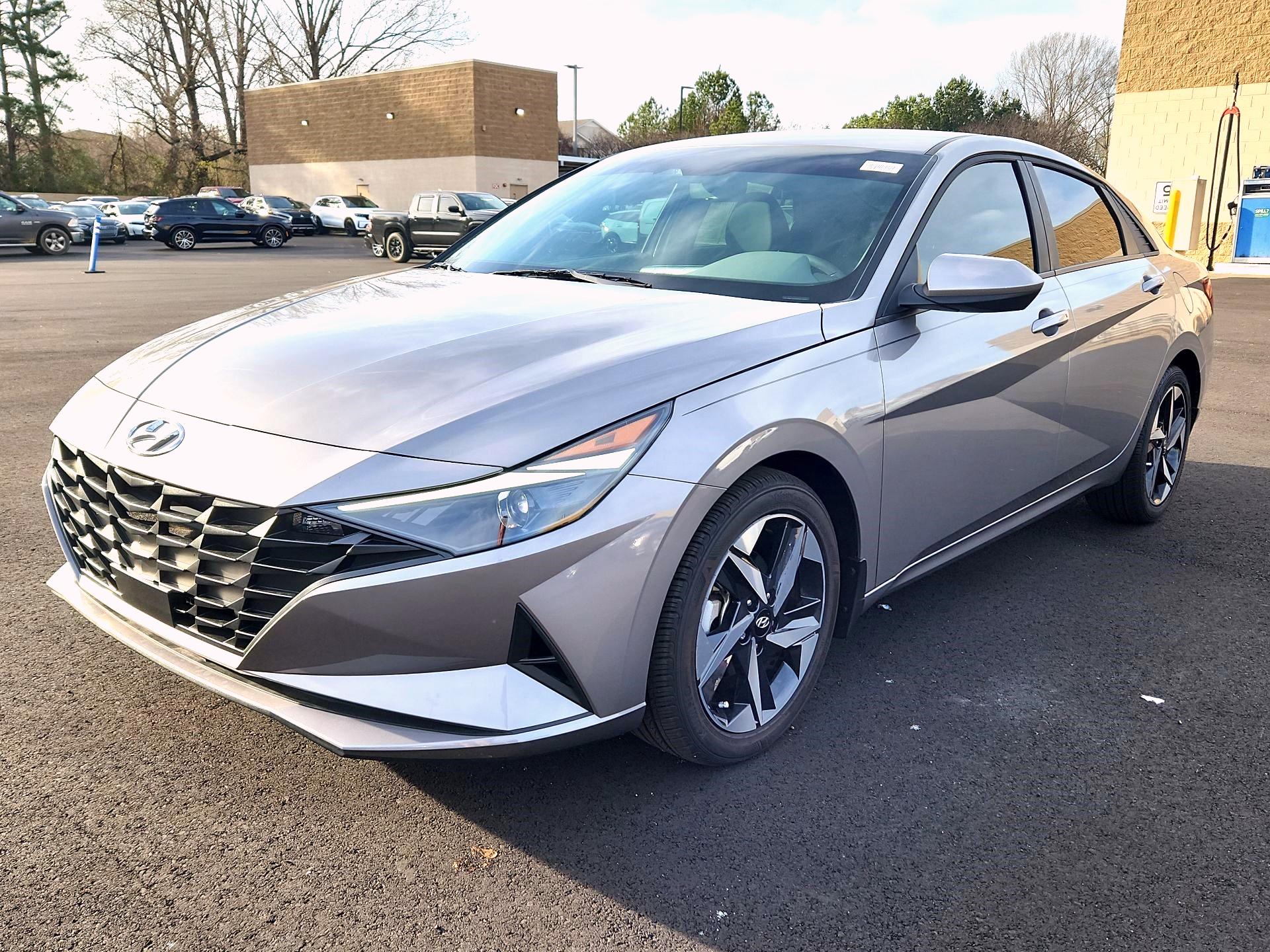 Thumbnail: 2023 Hyundai Elantra - 3